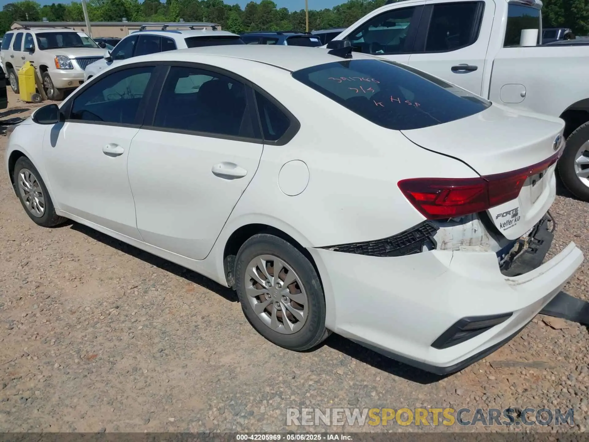 3 Фотография поврежденного автомобиля 3KPF24AD5LE184392 KIA FORTE 2020