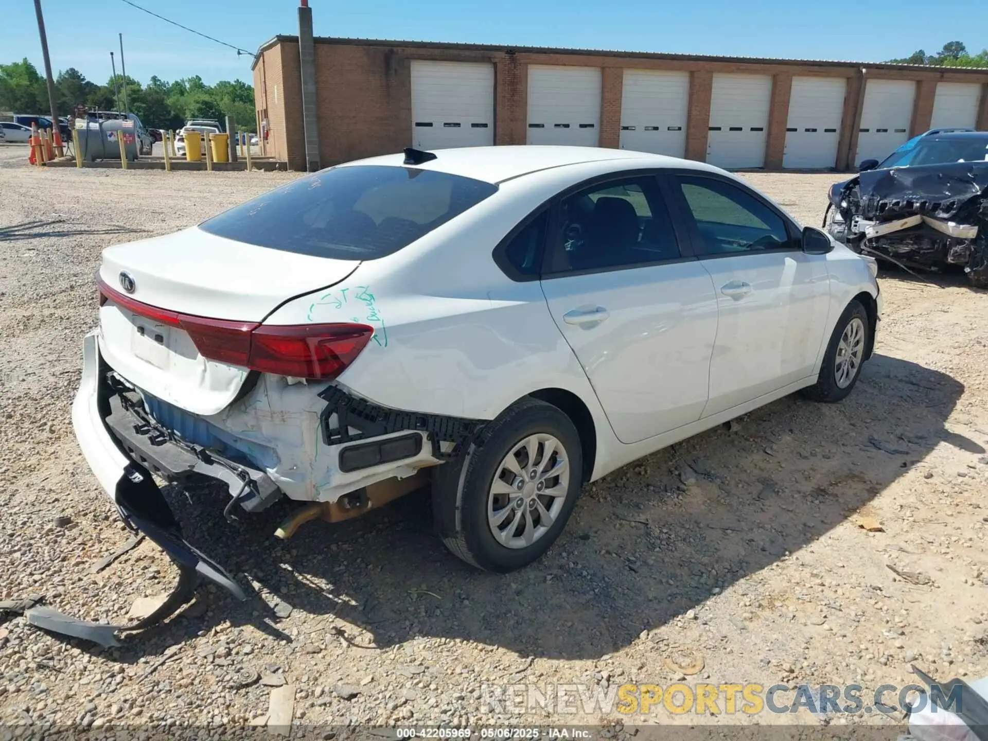 4 Фотография поврежденного автомобиля 3KPF24AD5LE184392 KIA FORTE 2020