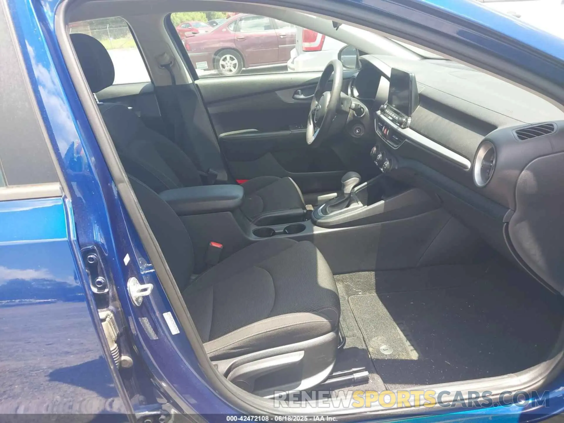 5 Photograph of a damaged car 3KPF24AD5LE186465 KIA FORTE 2020