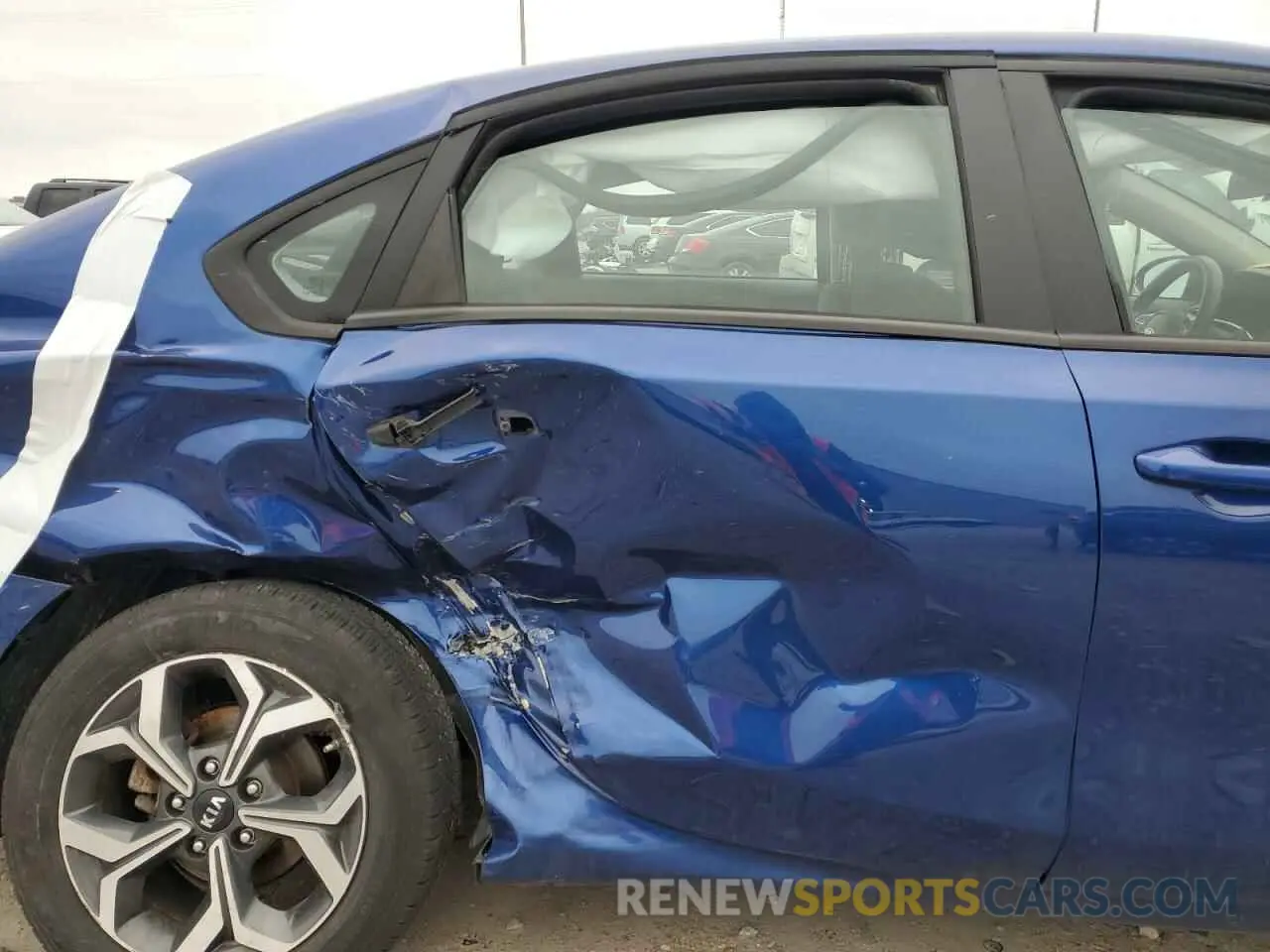 11 Photograph of a damaged car 3KPF24AD5LE202504 KIA FORTE 2020