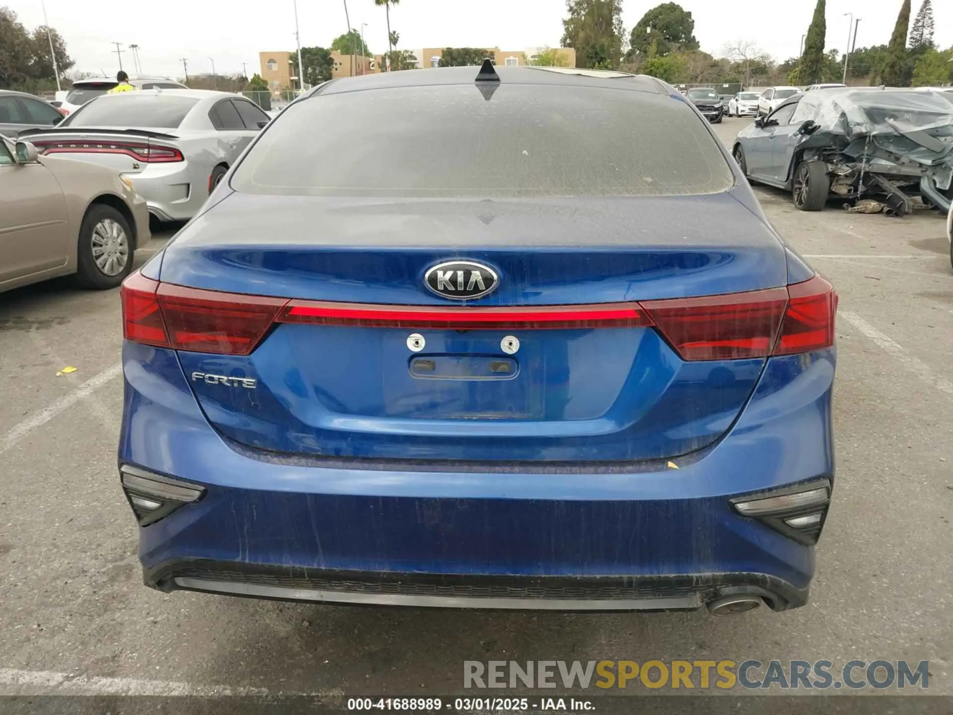 14 Photograph of a damaged car 3KPF24AD5LE214653 KIA FORTE 2020