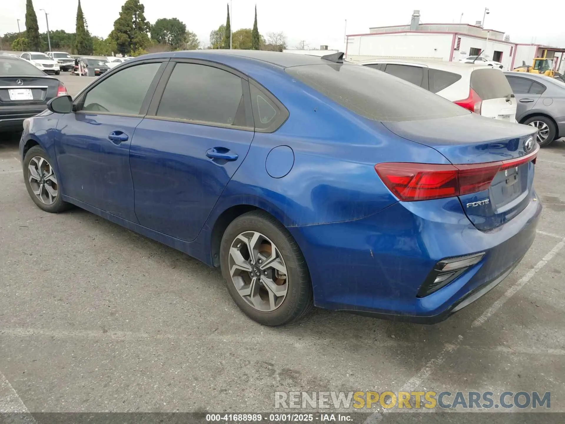 3 Photograph of a damaged car 3KPF24AD5LE214653 KIA FORTE 2020