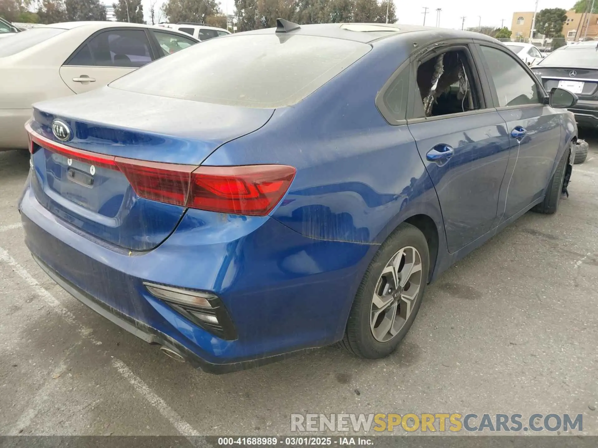 4 Photograph of a damaged car 3KPF24AD5LE214653 KIA FORTE 2020