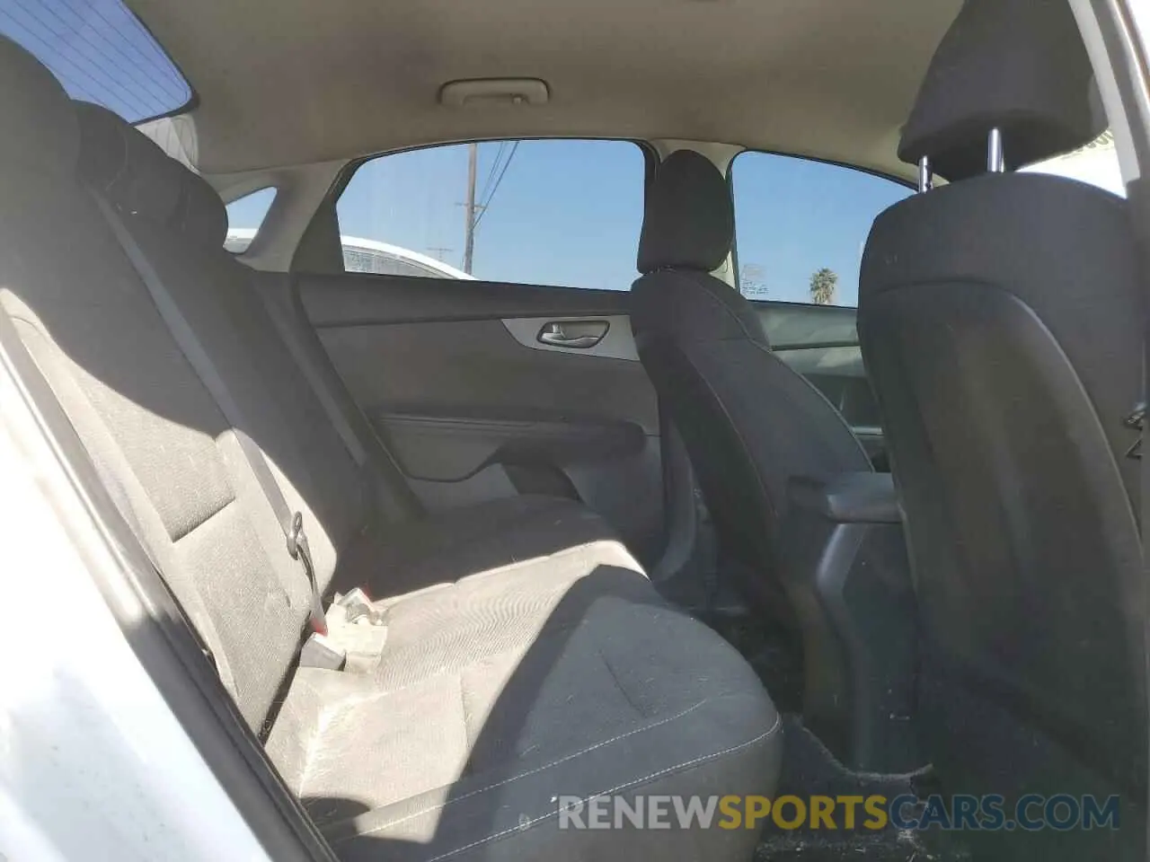 10 Фотография поврежденного автомобиля 3KPF24AD5LE223269 KIA FORTE 2020