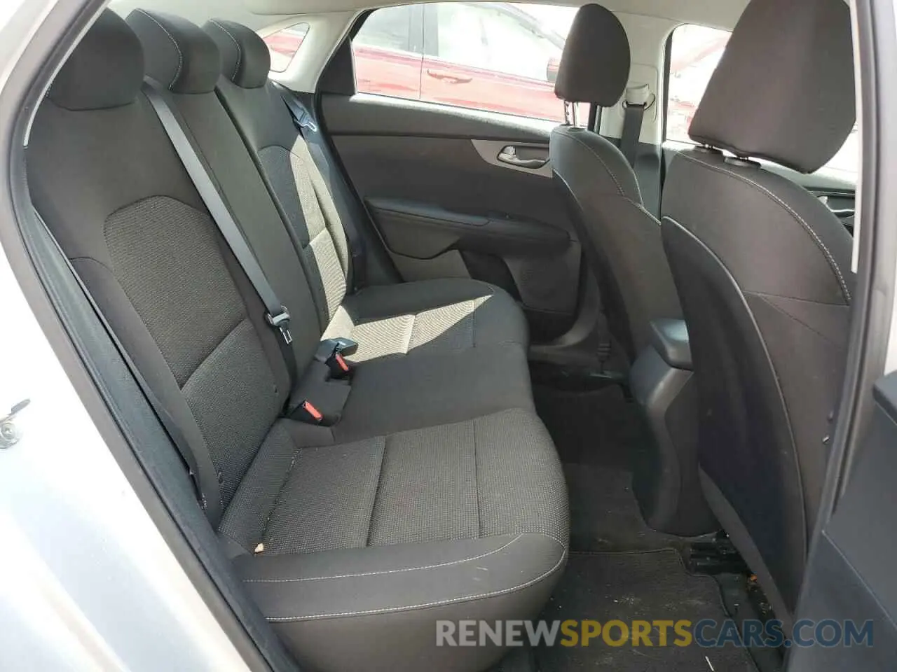 10 Photograph of a damaged car 3KPF24AD5LE240217 KIA FORTE 2020