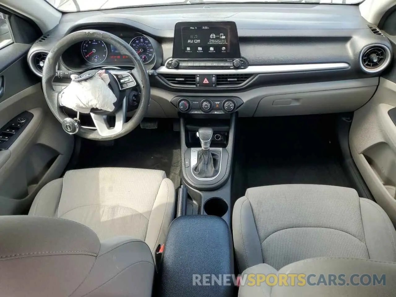8 Фотография поврежденного автомобиля 3KPF24AD5LE247250 KIA FORTE 2020