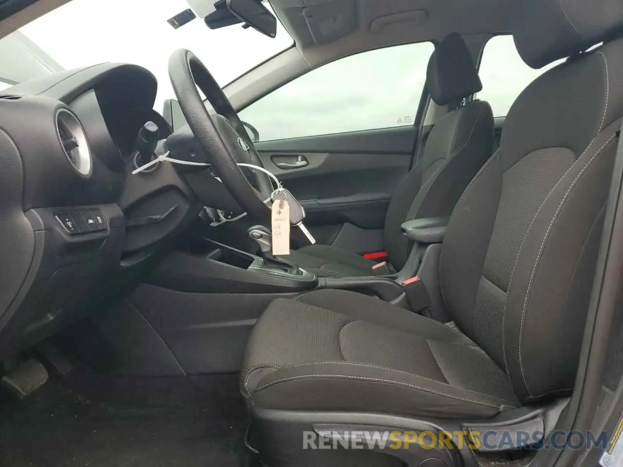 7 Photograph of a damaged car 3KPF24AD5LE248124 KIA FORTE 2020