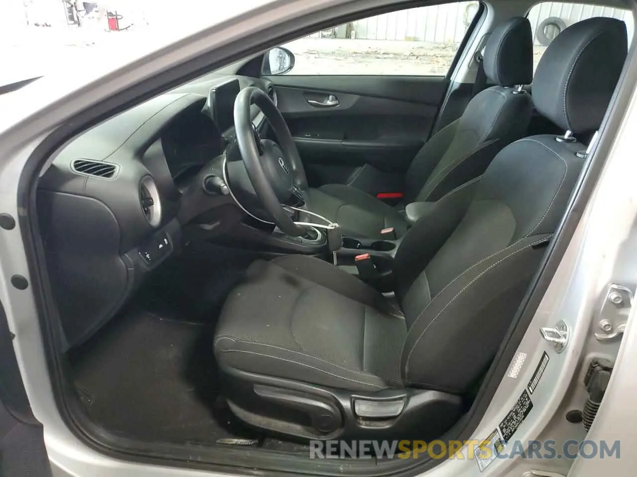 7 Photograph of a damaged car 3KPF24AD5LE255090 KIA FORTE 2020