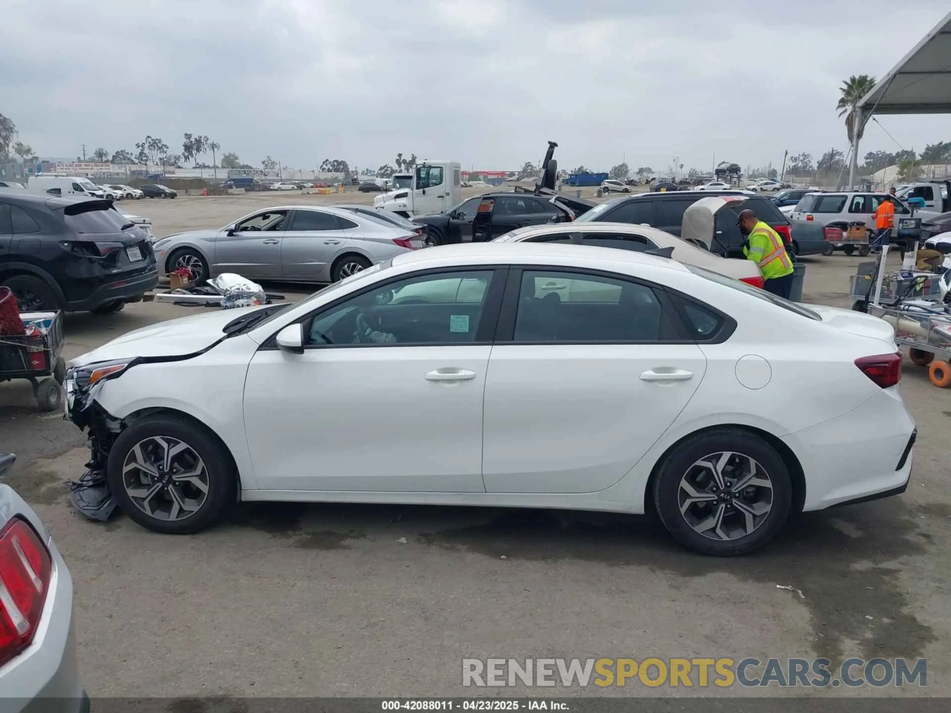 14 Фотография поврежденного автомобиля 3KPF24AD5LE256210 KIA FORTE 2020