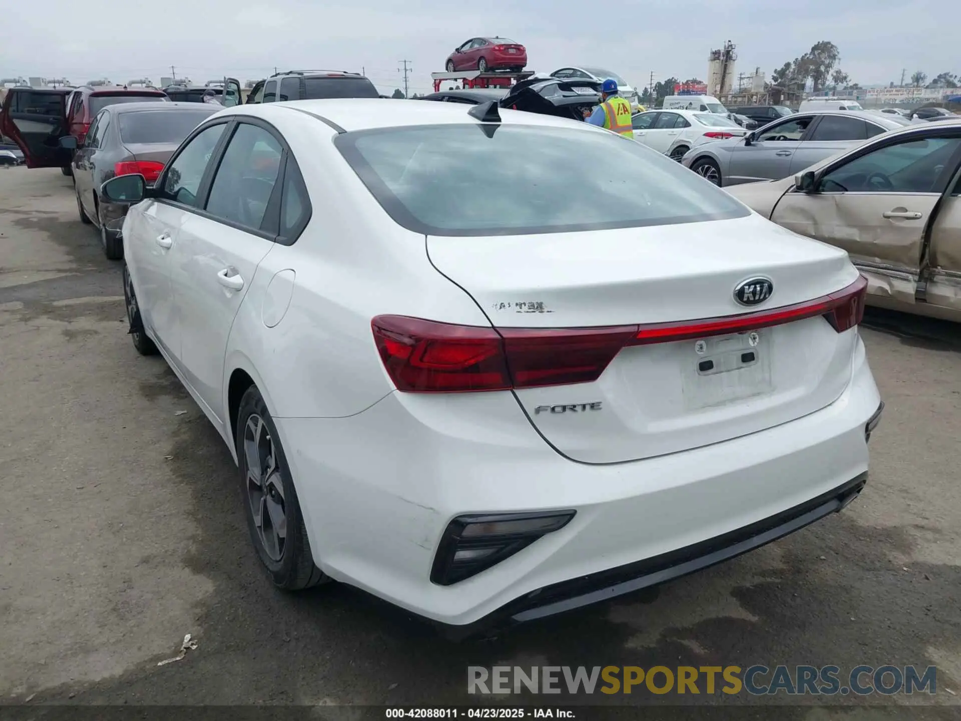 3 Фотография поврежденного автомобиля 3KPF24AD5LE256210 KIA FORTE 2020