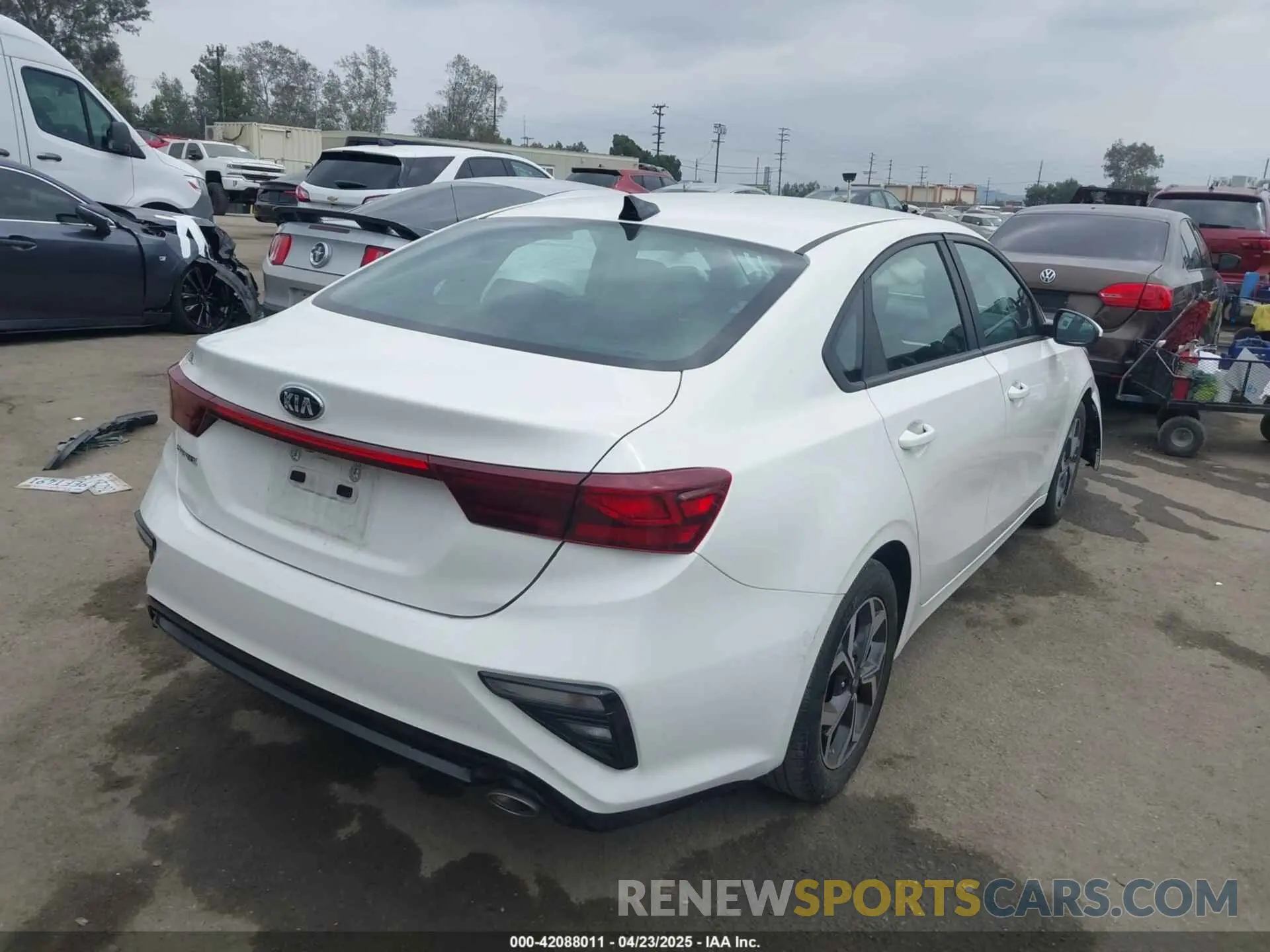 4 Фотография поврежденного автомобиля 3KPF24AD5LE256210 KIA FORTE 2020