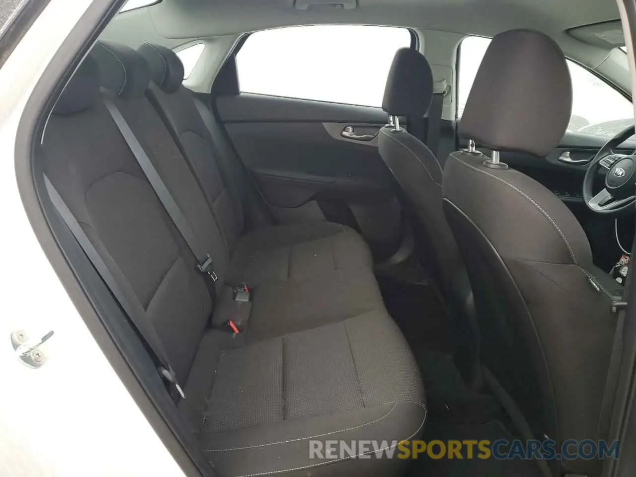10 Фотография поврежденного автомобиля 3KPF24AD5LE261925 KIA FORTE 2020