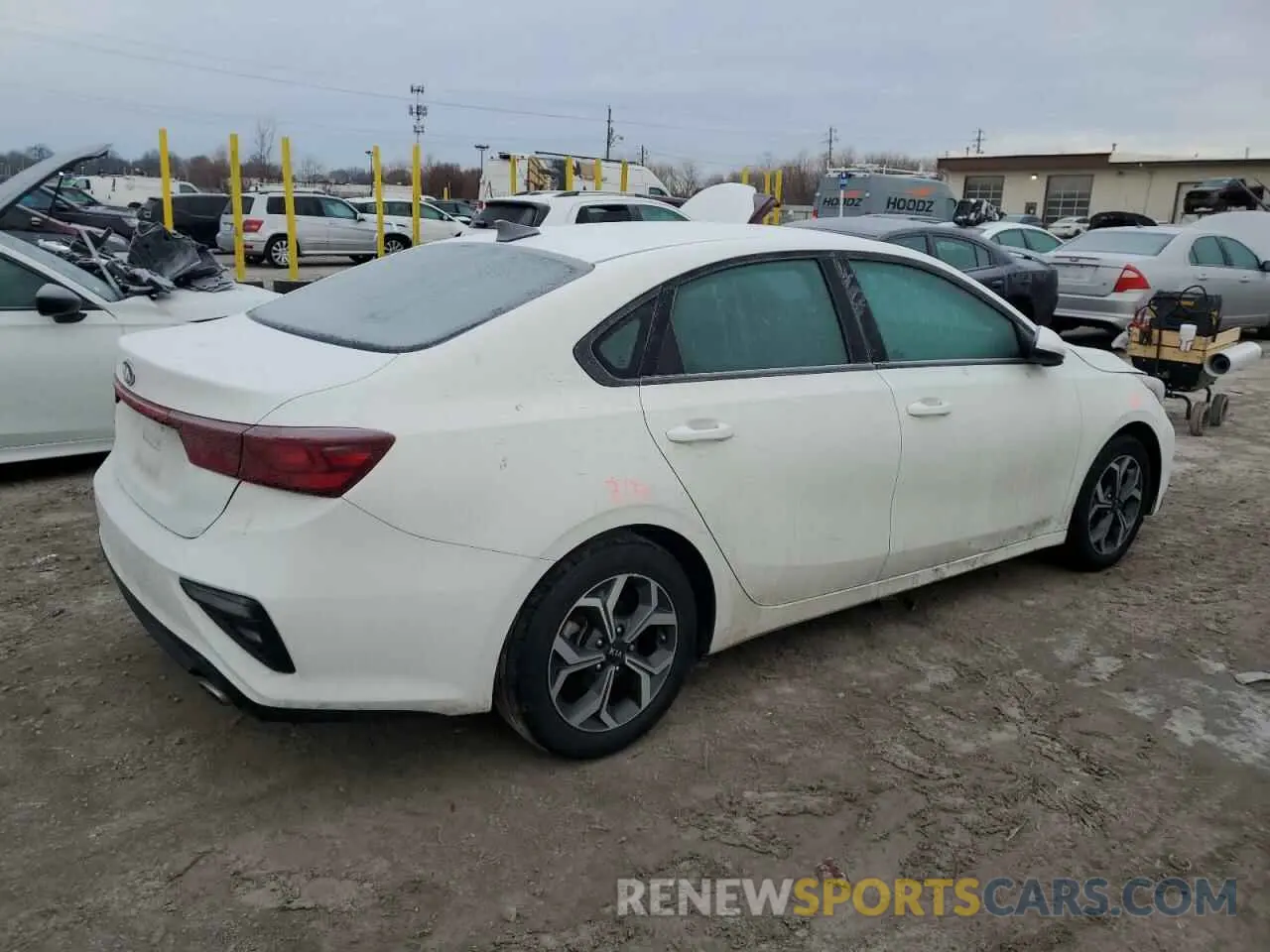 3 Фотография поврежденного автомобиля 3KPF24AD5LE261925 KIA FORTE 2020
