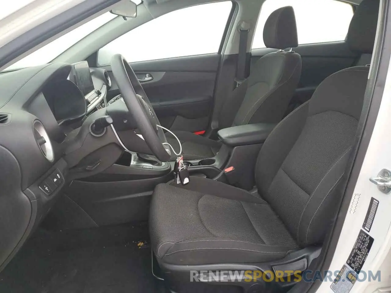 7 Фотография поврежденного автомобиля 3KPF24AD5LE261925 KIA FORTE 2020