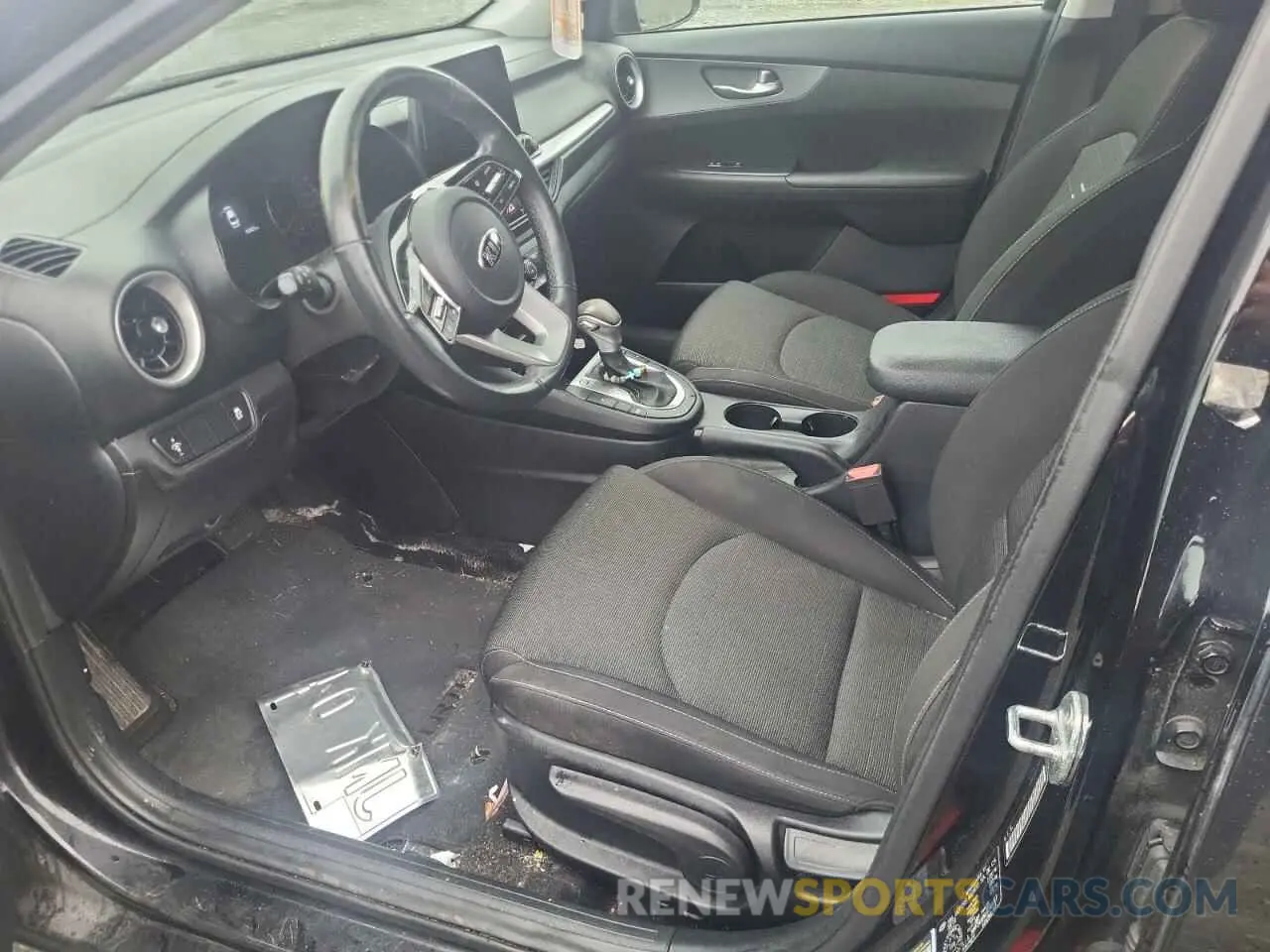 7 Photograph of a damaged car 3KPF24AD6LE169027 KIA FORTE 2020