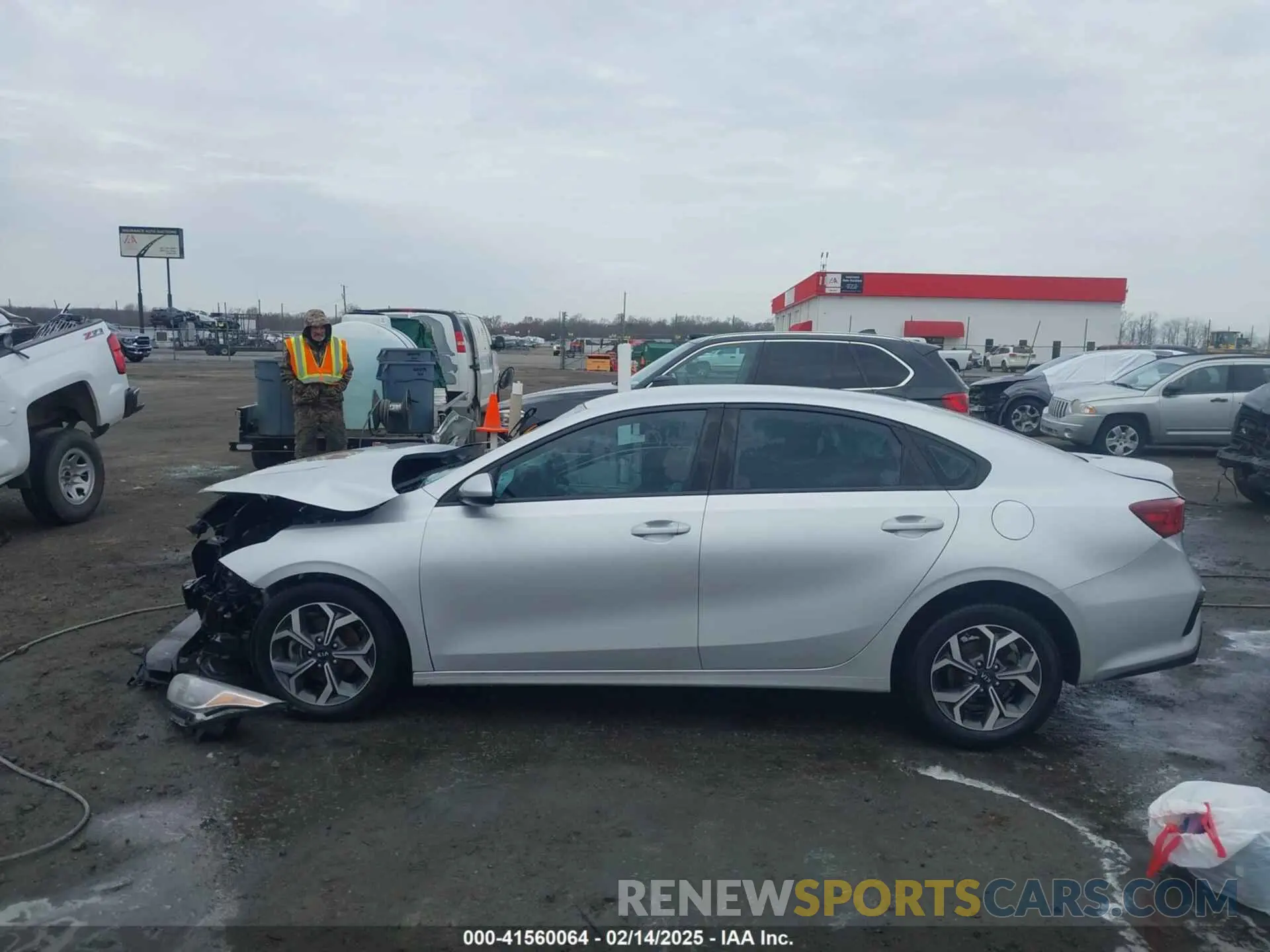 14 Photograph of a damaged car 3KPF24AD6LE169481 KIA FORTE 2020