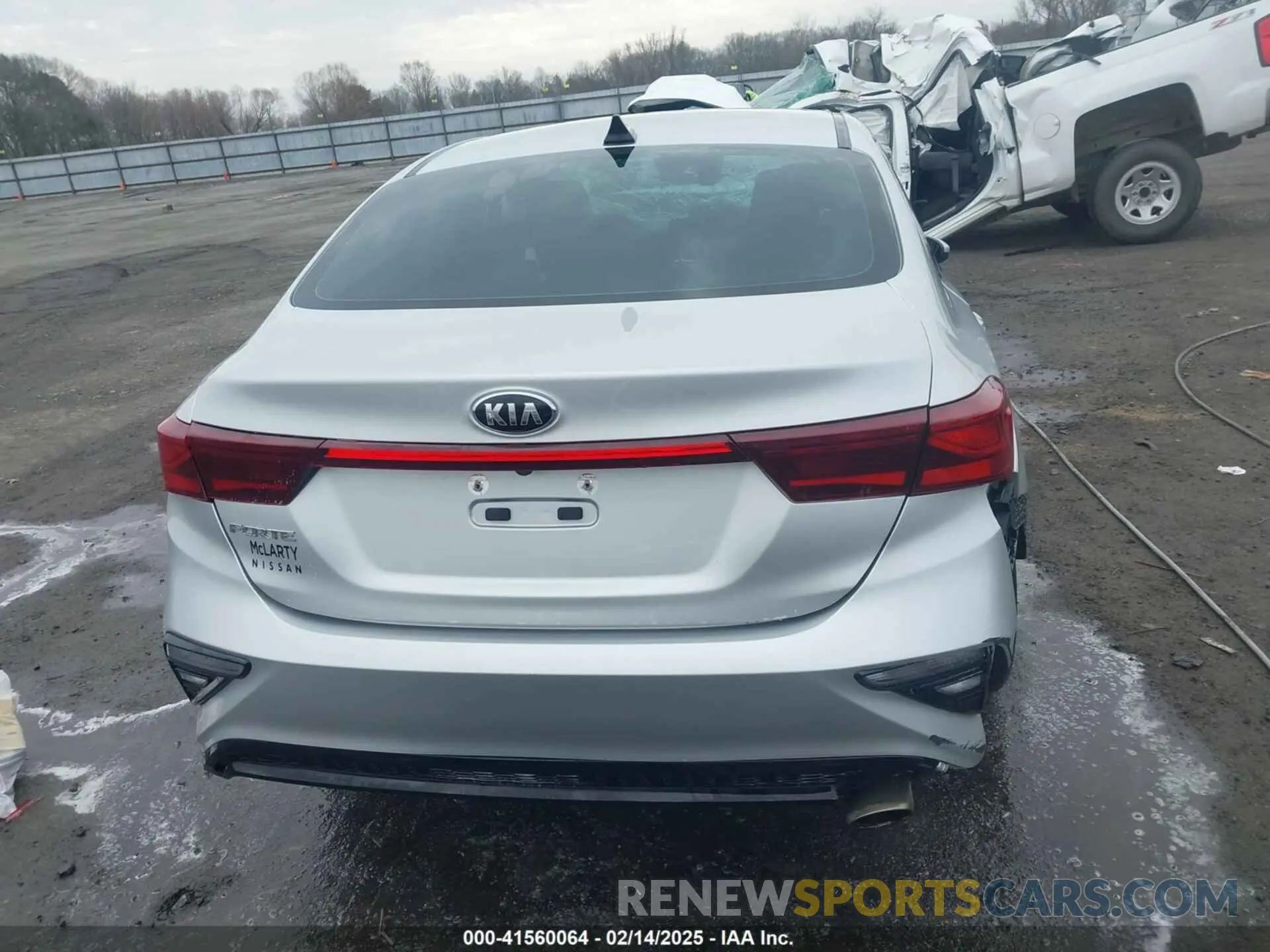 16 Photograph of a damaged car 3KPF24AD6LE169481 KIA FORTE 2020