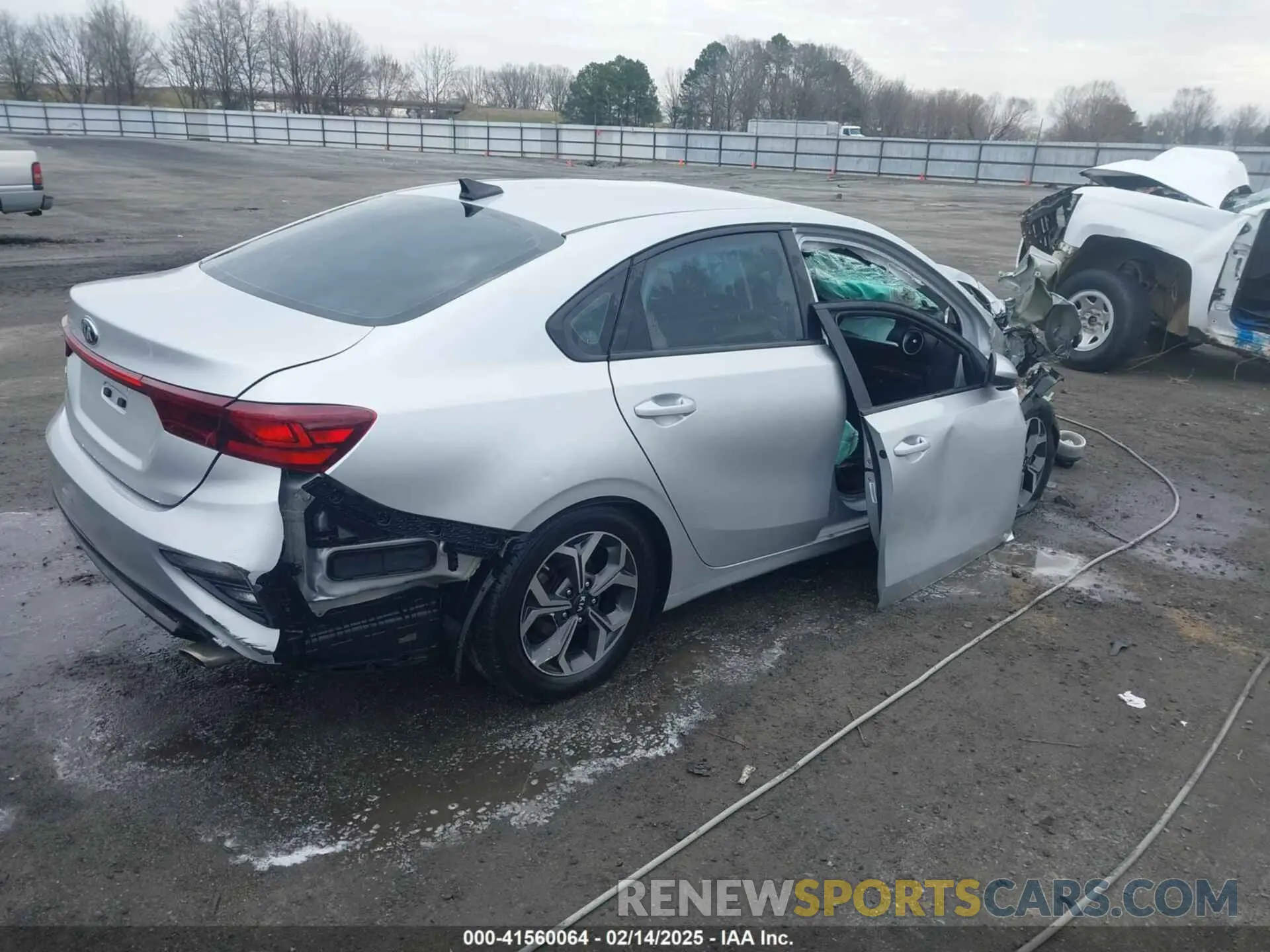 4 Photograph of a damaged car 3KPF24AD6LE169481 KIA FORTE 2020