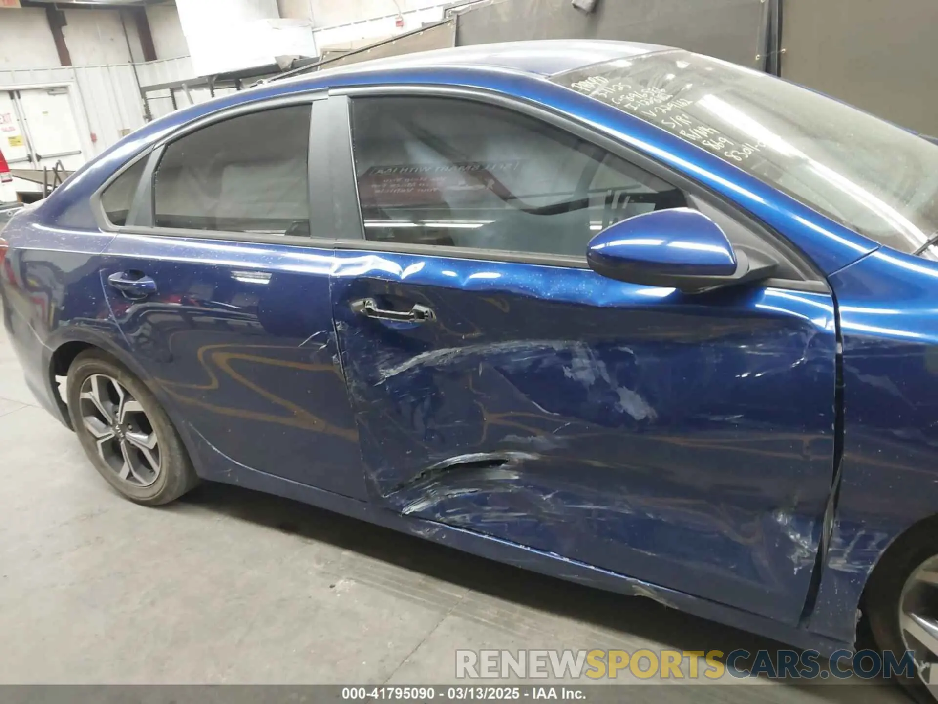 12 Photograph of a damaged car 3KPF24AD6LE229162 KIA FORTE 2020