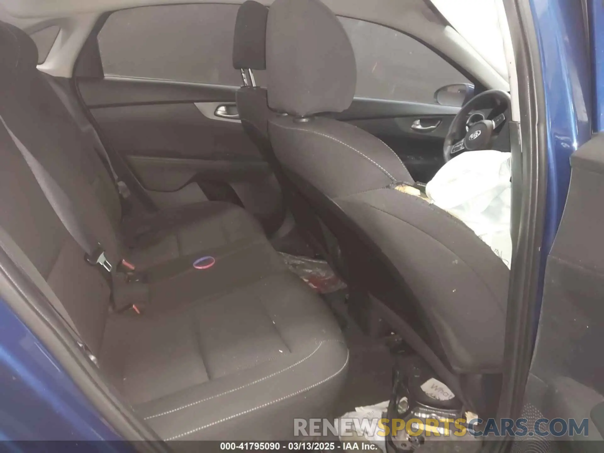 8 Photograph of a damaged car 3KPF24AD6LE229162 KIA FORTE 2020