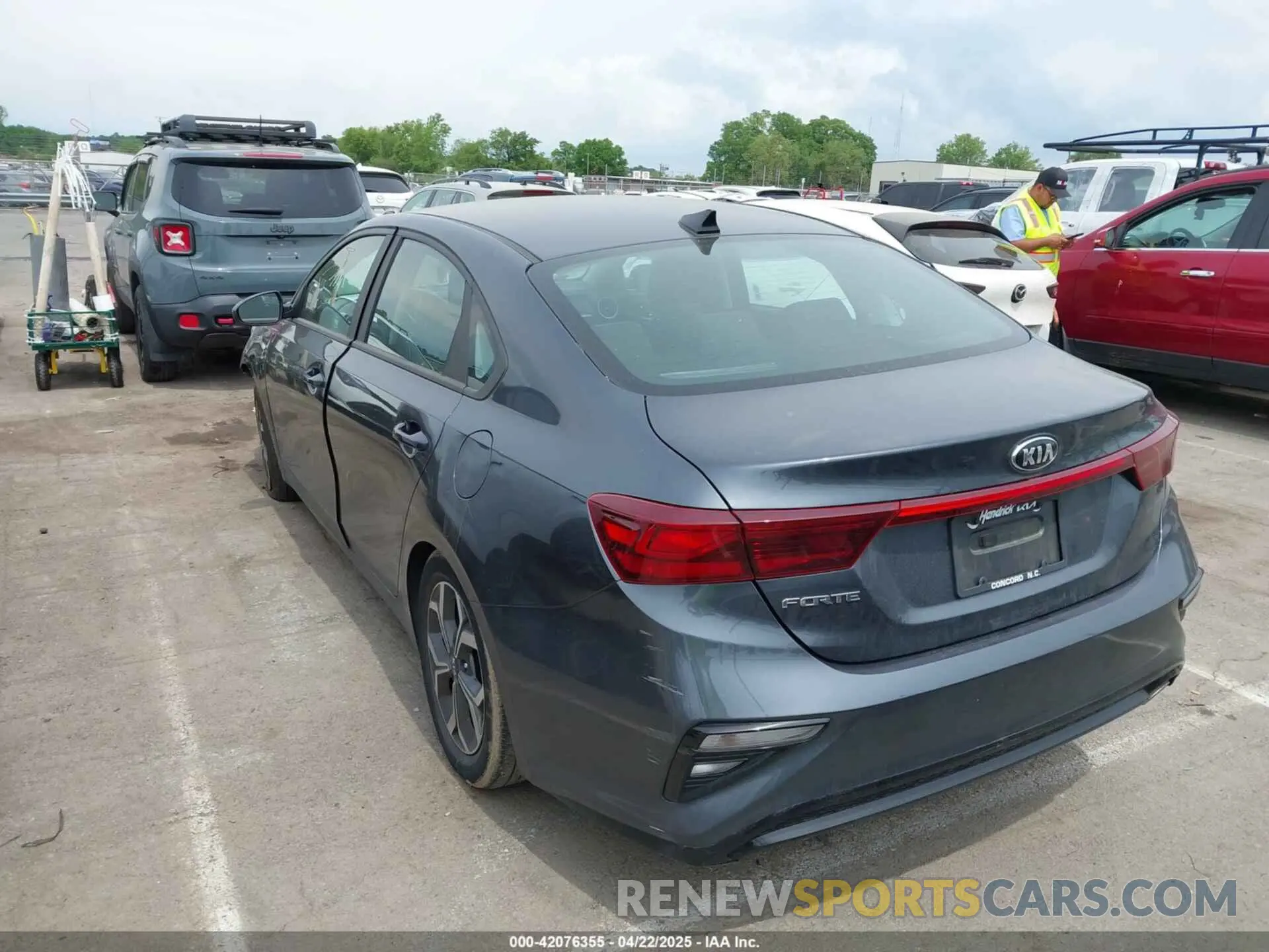 3 Фотография поврежденного автомобиля 3KPF24AD6LE231168 KIA FORTE 2020
