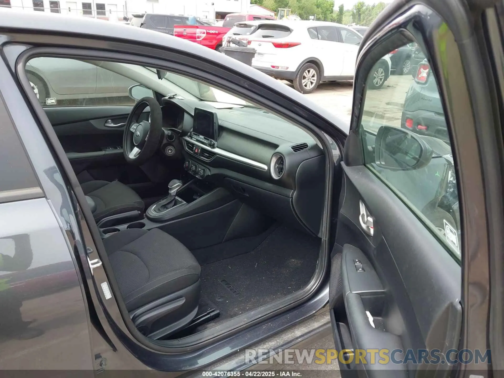 5 Фотография поврежденного автомобиля 3KPF24AD6LE231168 KIA FORTE 2020