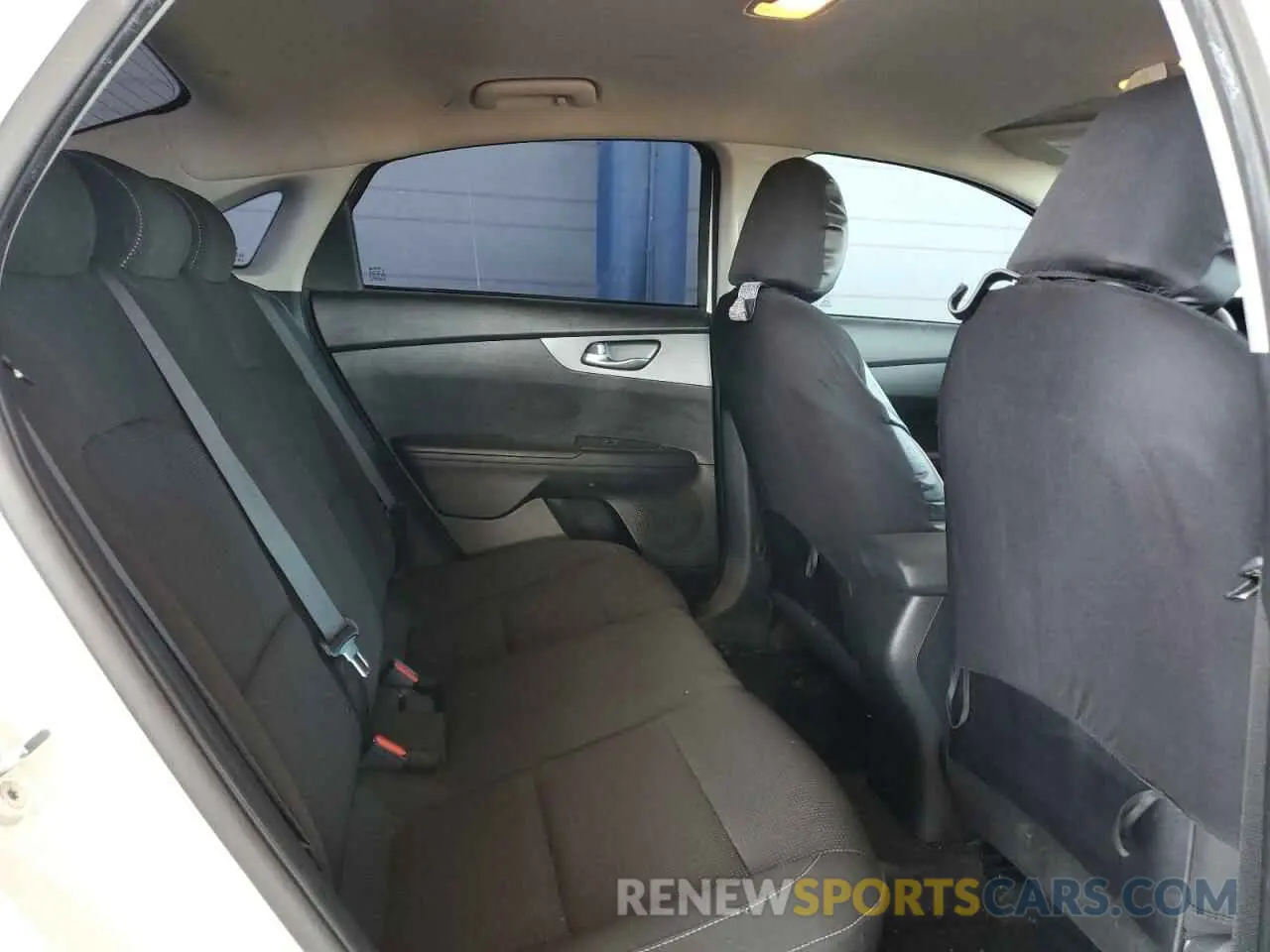10 Фотография поврежденного автомобиля 3KPF24AD6LE236015 KIA FORTE 2020
