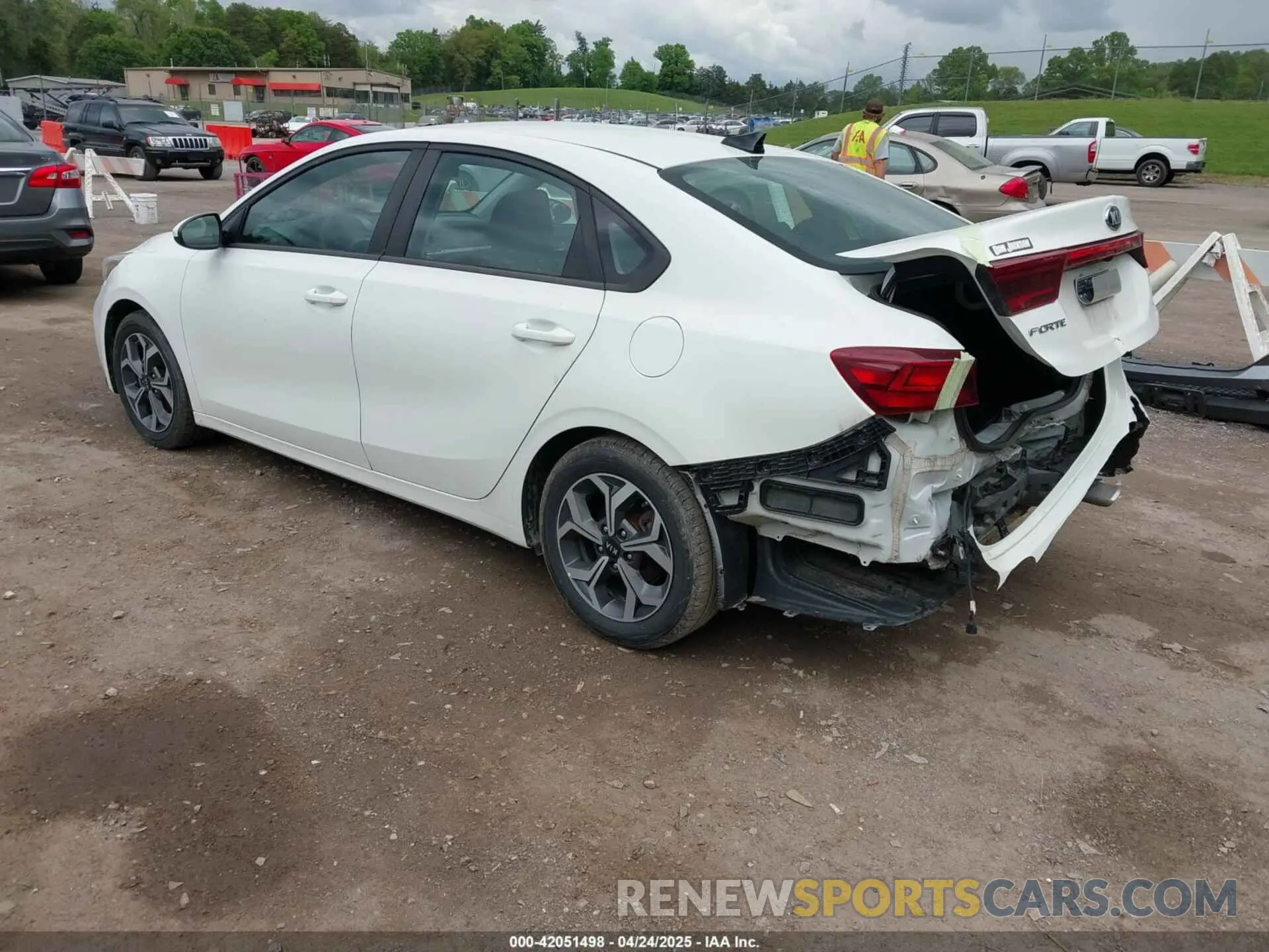 3 Photograph of a damaged car 3KPF24AD7LE142998 KIA FORTE 2020