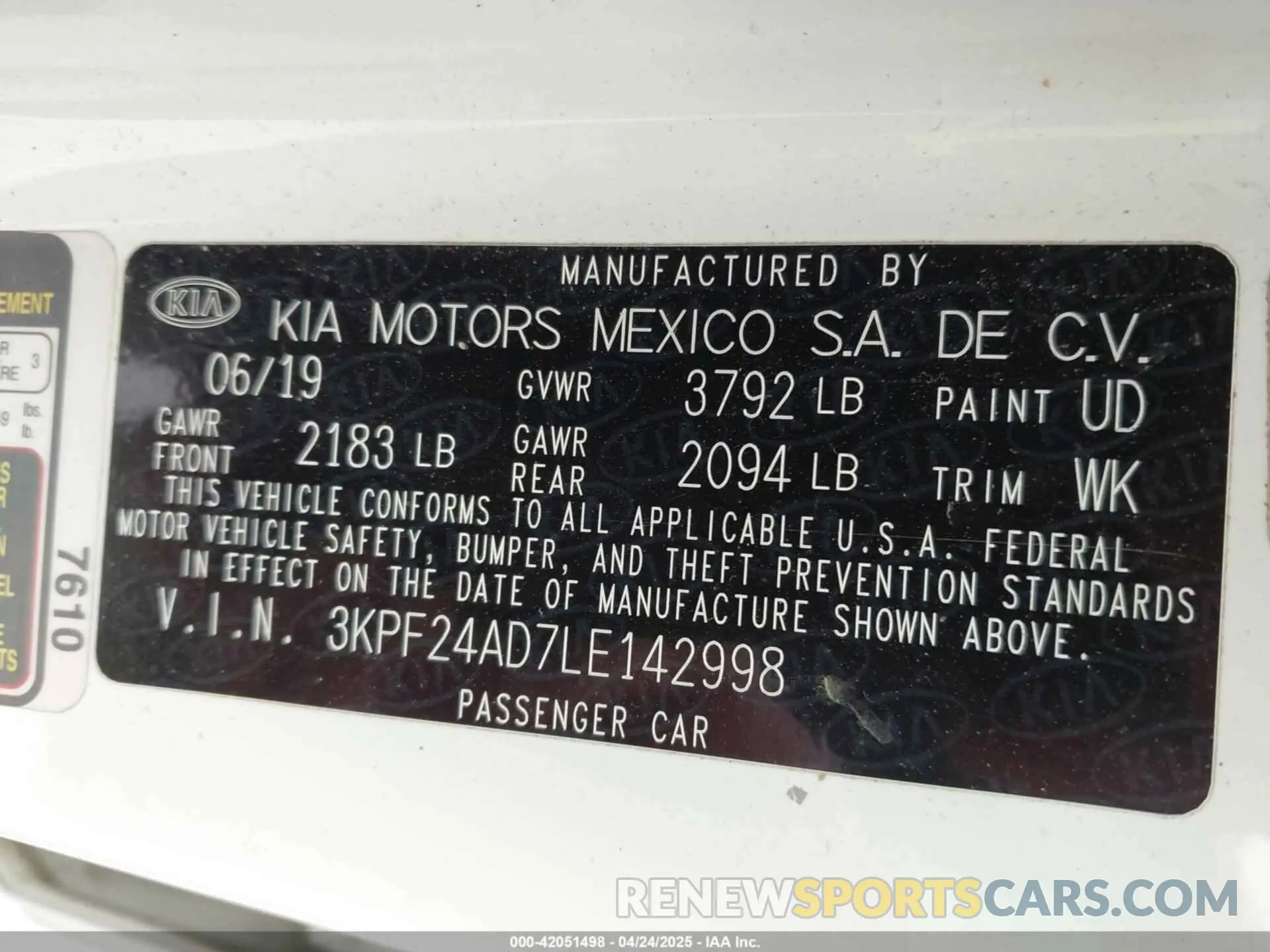 9 Photograph of a damaged car 3KPF24AD7LE142998 KIA FORTE 2020