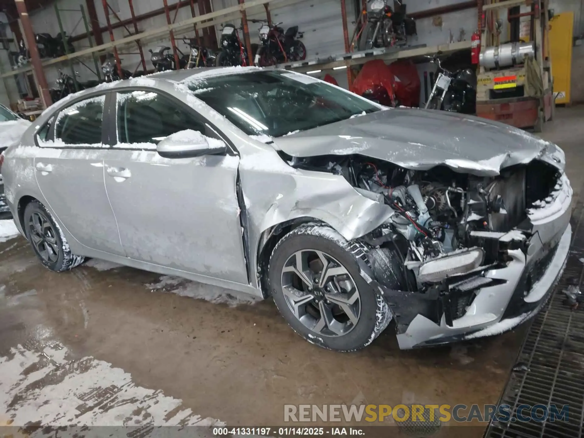 13 Photograph of a damaged car 3KPF24AD7LE143052 KIA FORTE 2020