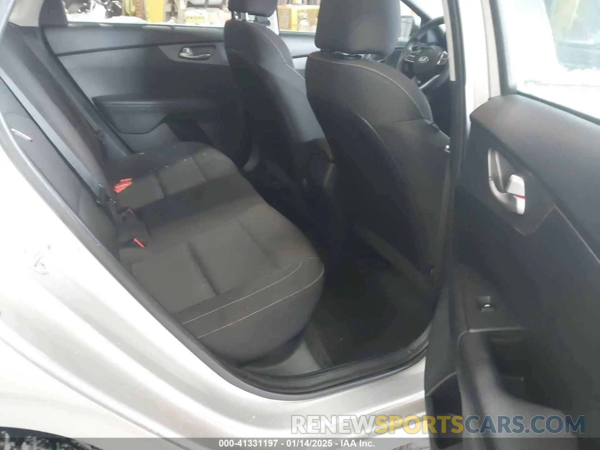 8 Photograph of a damaged car 3KPF24AD7LE143052 KIA FORTE 2020