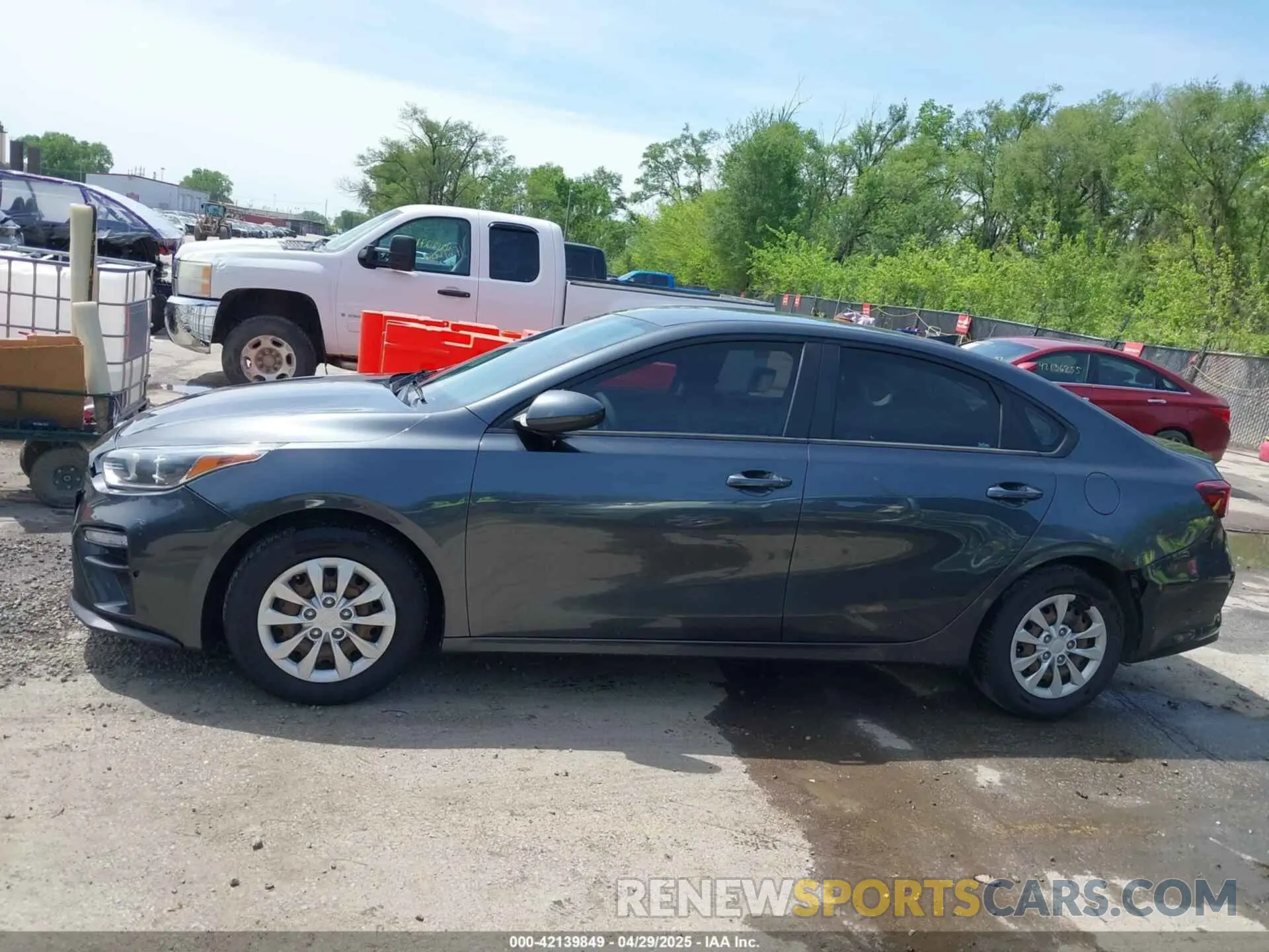 14 Photograph of a damaged car 3KPF24AD7LE144332 KIA FORTE 2020