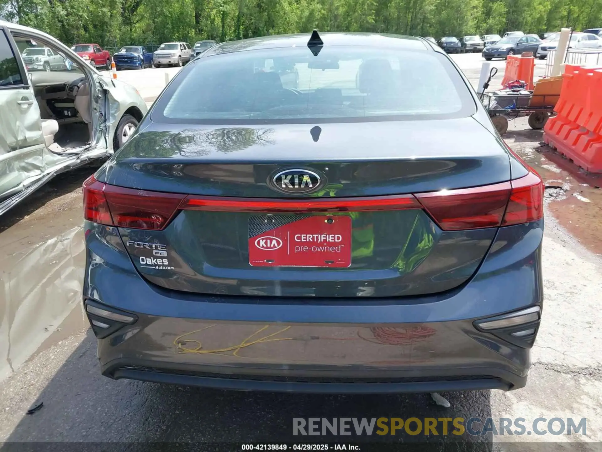 16 Photograph of a damaged car 3KPF24AD7LE144332 KIA FORTE 2020