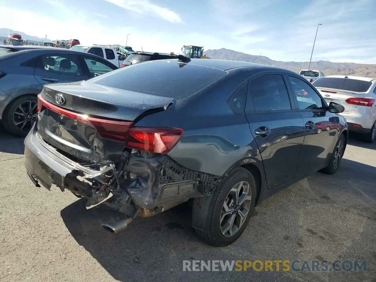 3 Фотография поврежденного автомобиля 3KPF24AD7LE148722 KIA FORTE 2020