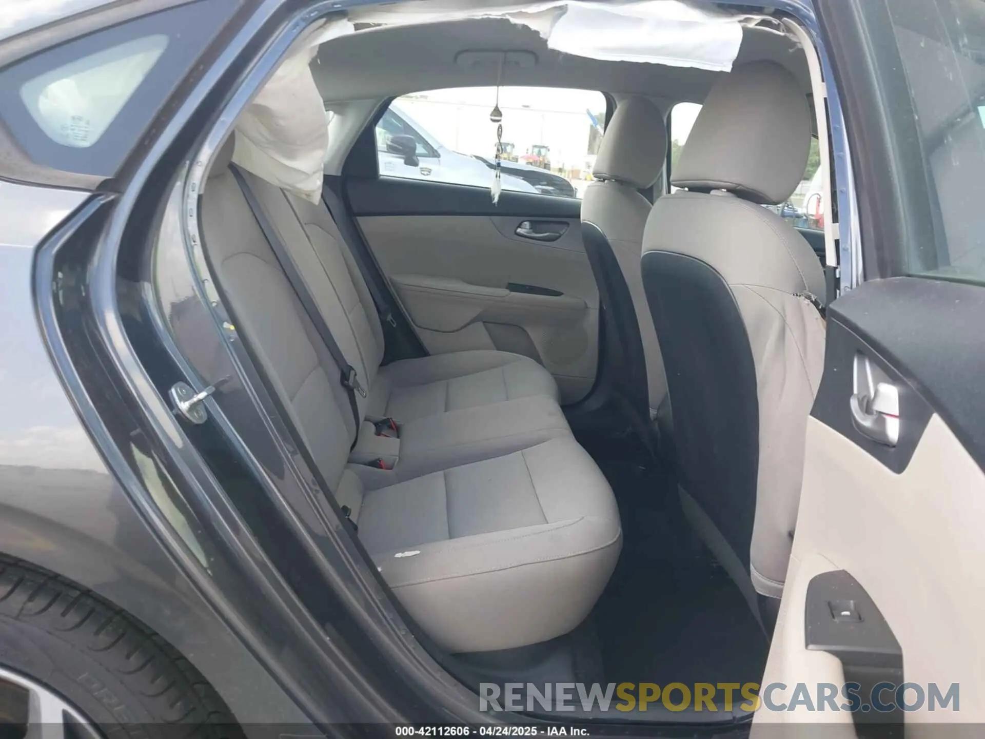 8 Фотография поврежденного автомобиля 3KPF24AD7LE164841 KIA FORTE 2020