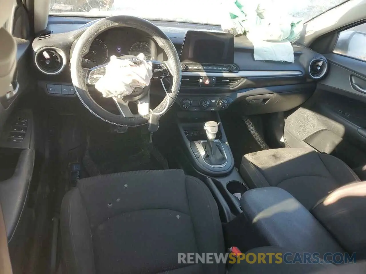 8 Фотография поврежденного автомобиля 3KPF24AD7LE191439 KIA FORTE 2020