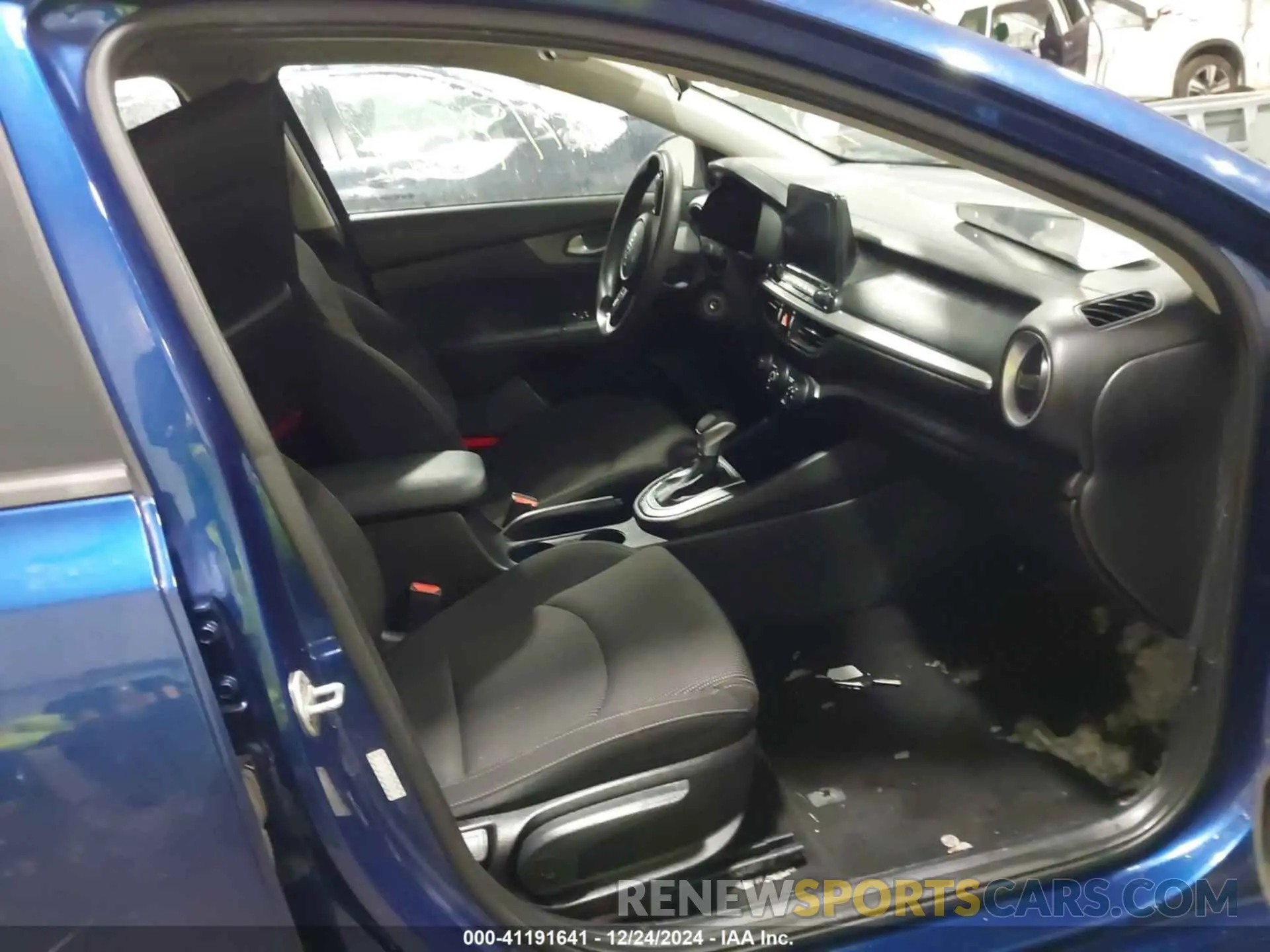 5 Photograph of a damaged car 3KPF24AD7LE201886 KIA FORTE 2020