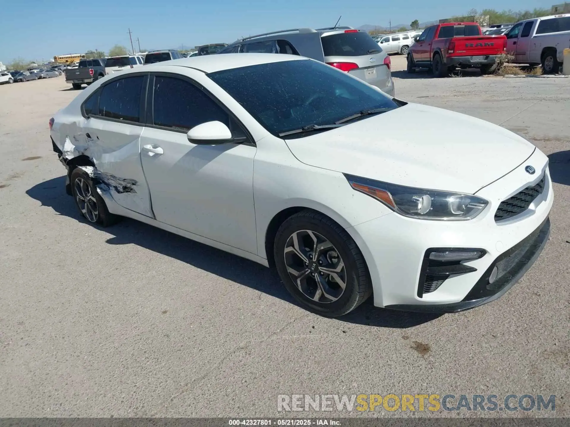 1 Photograph of a damaged car 3KPF24AD7LE217229 KIA FORTE 2020