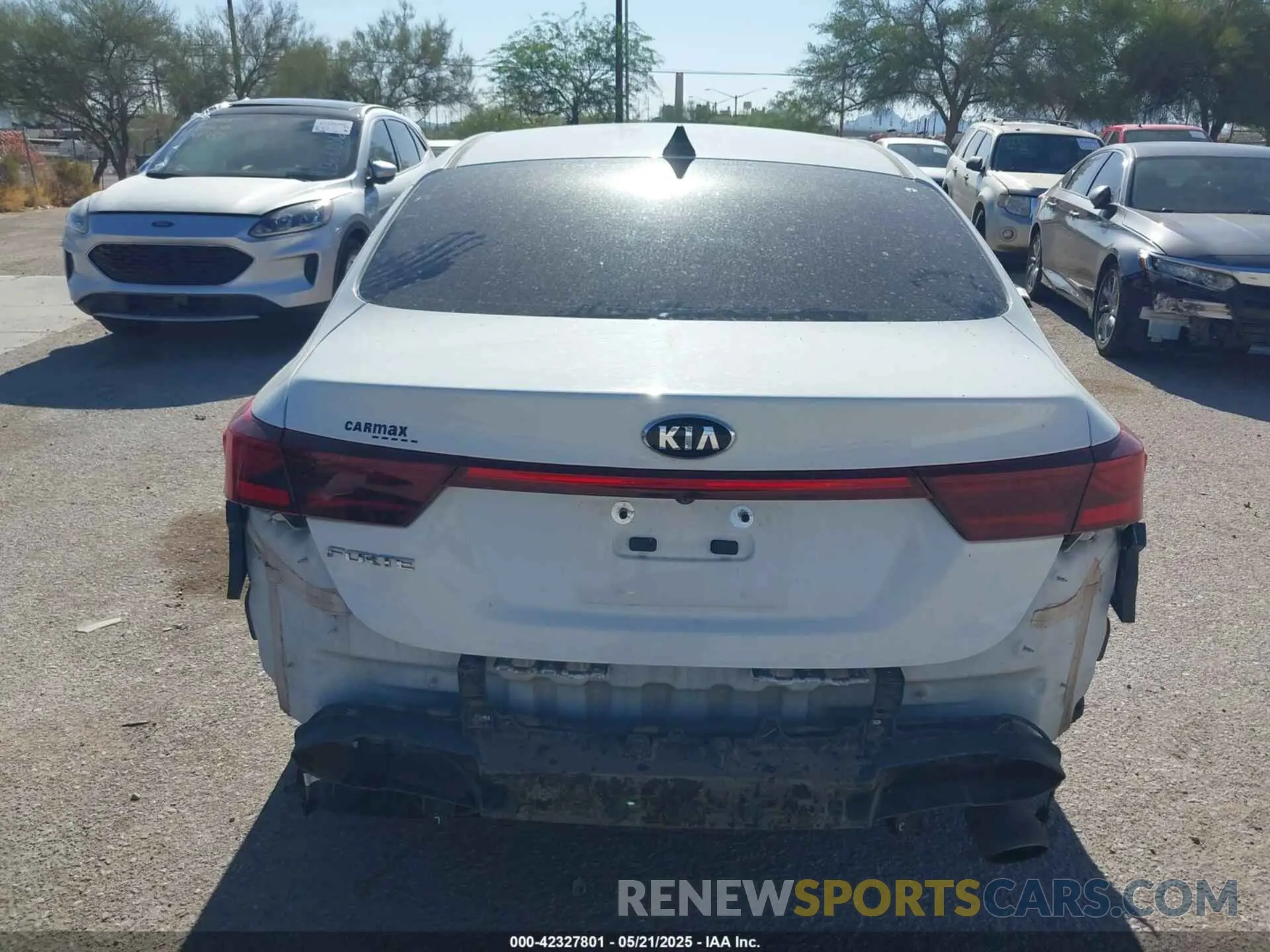 17 Photograph of a damaged car 3KPF24AD7LE217229 KIA FORTE 2020