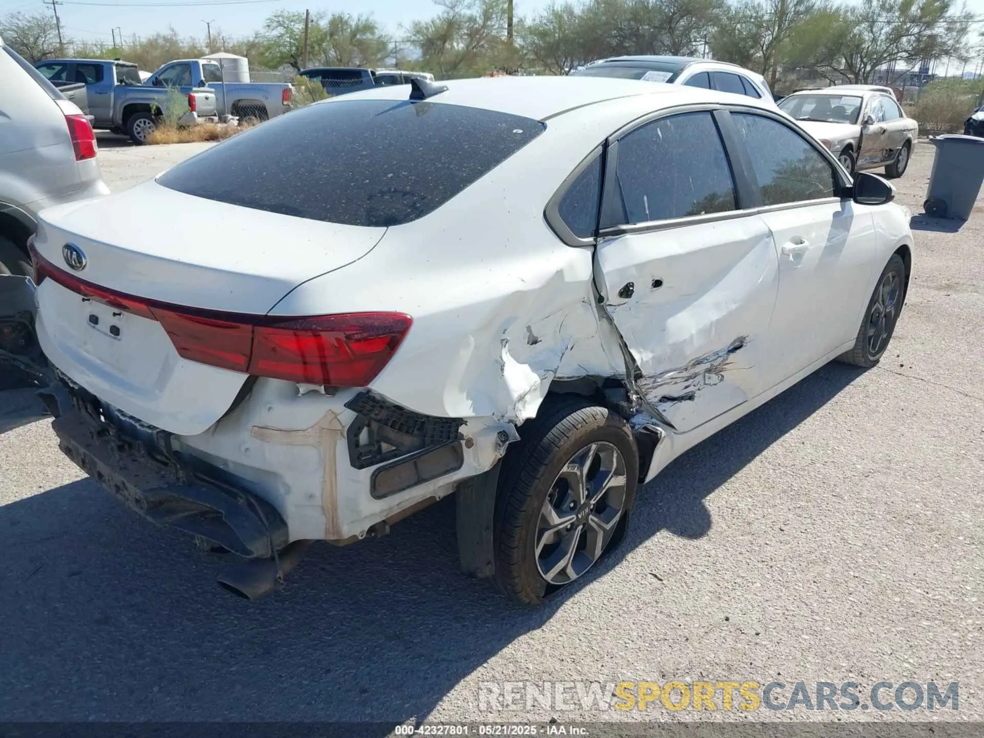4 Photograph of a damaged car 3KPF24AD7LE217229 KIA FORTE 2020