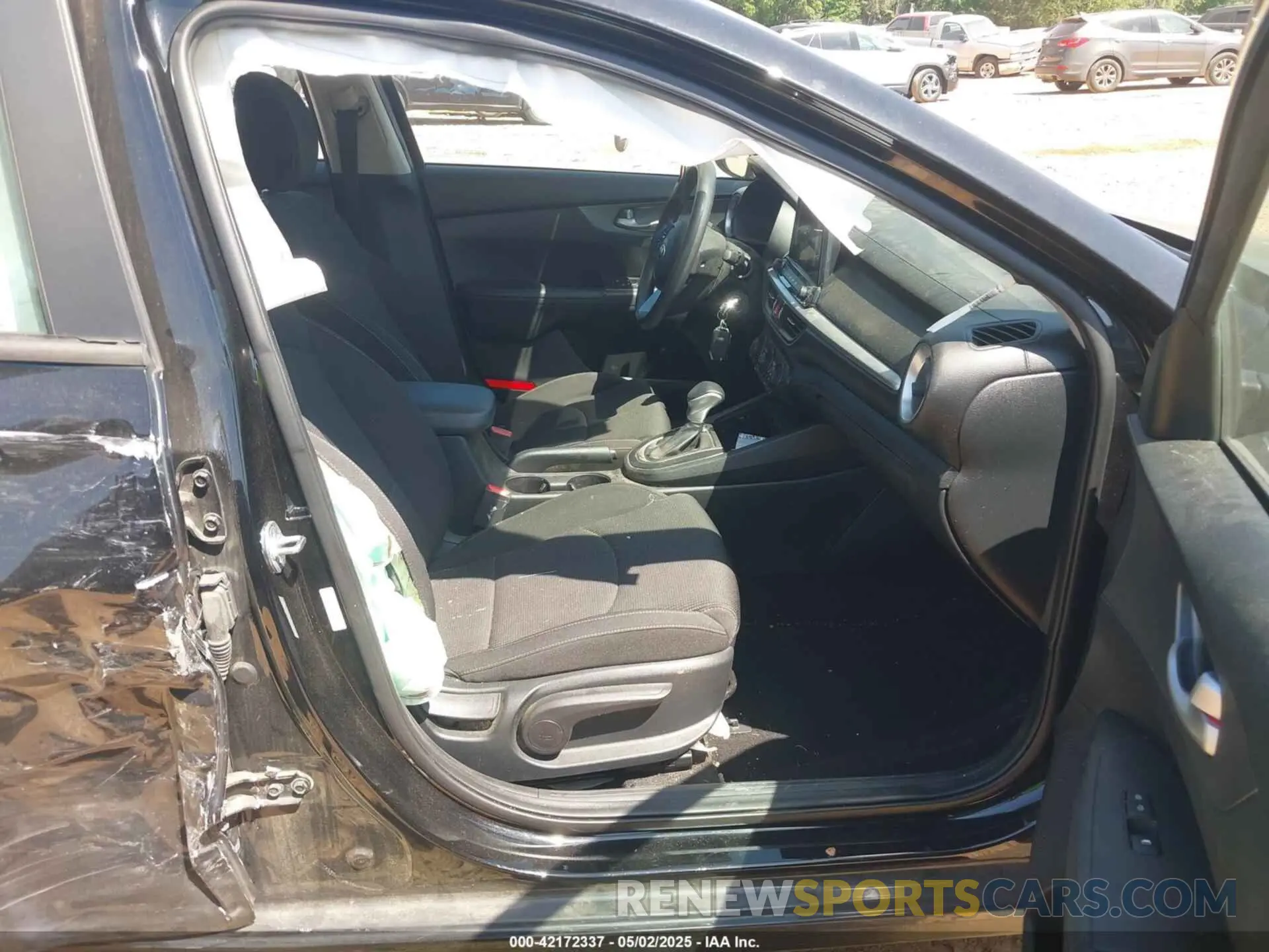 5 Photograph of a damaged car 3KPF24AD7LE226335 KIA FORTE 2020