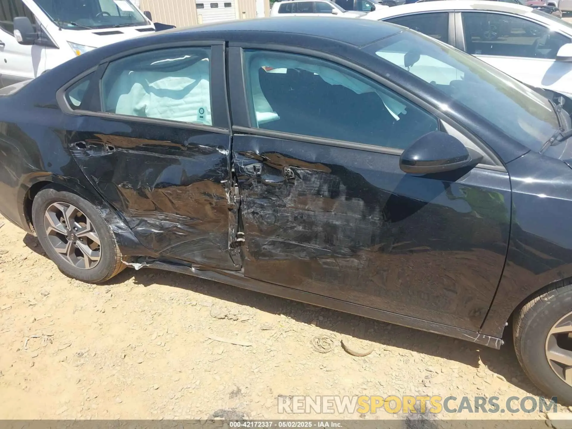 6 Photograph of a damaged car 3KPF24AD7LE226335 KIA FORTE 2020