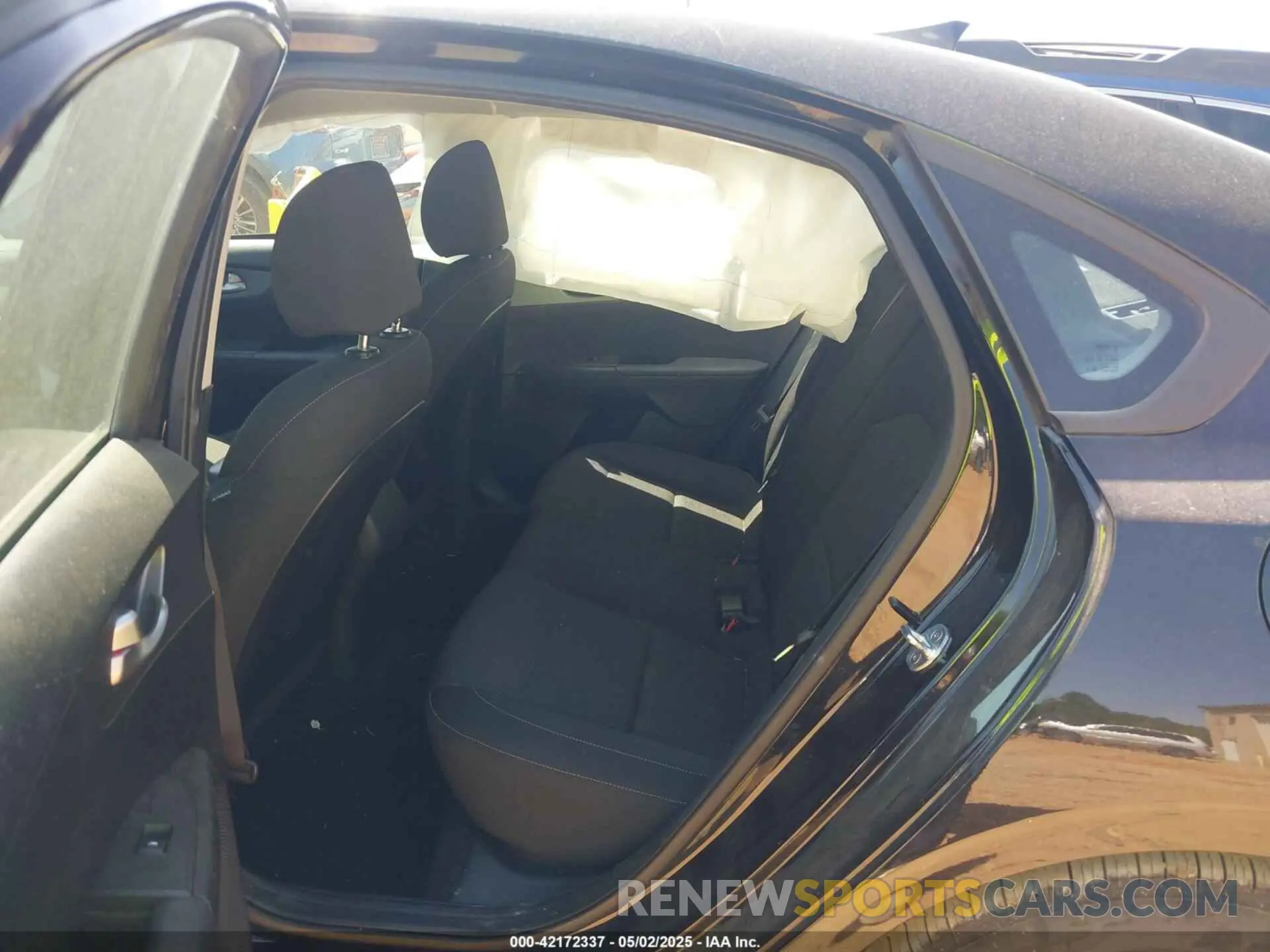 8 Photograph of a damaged car 3KPF24AD7LE226335 KIA FORTE 2020
