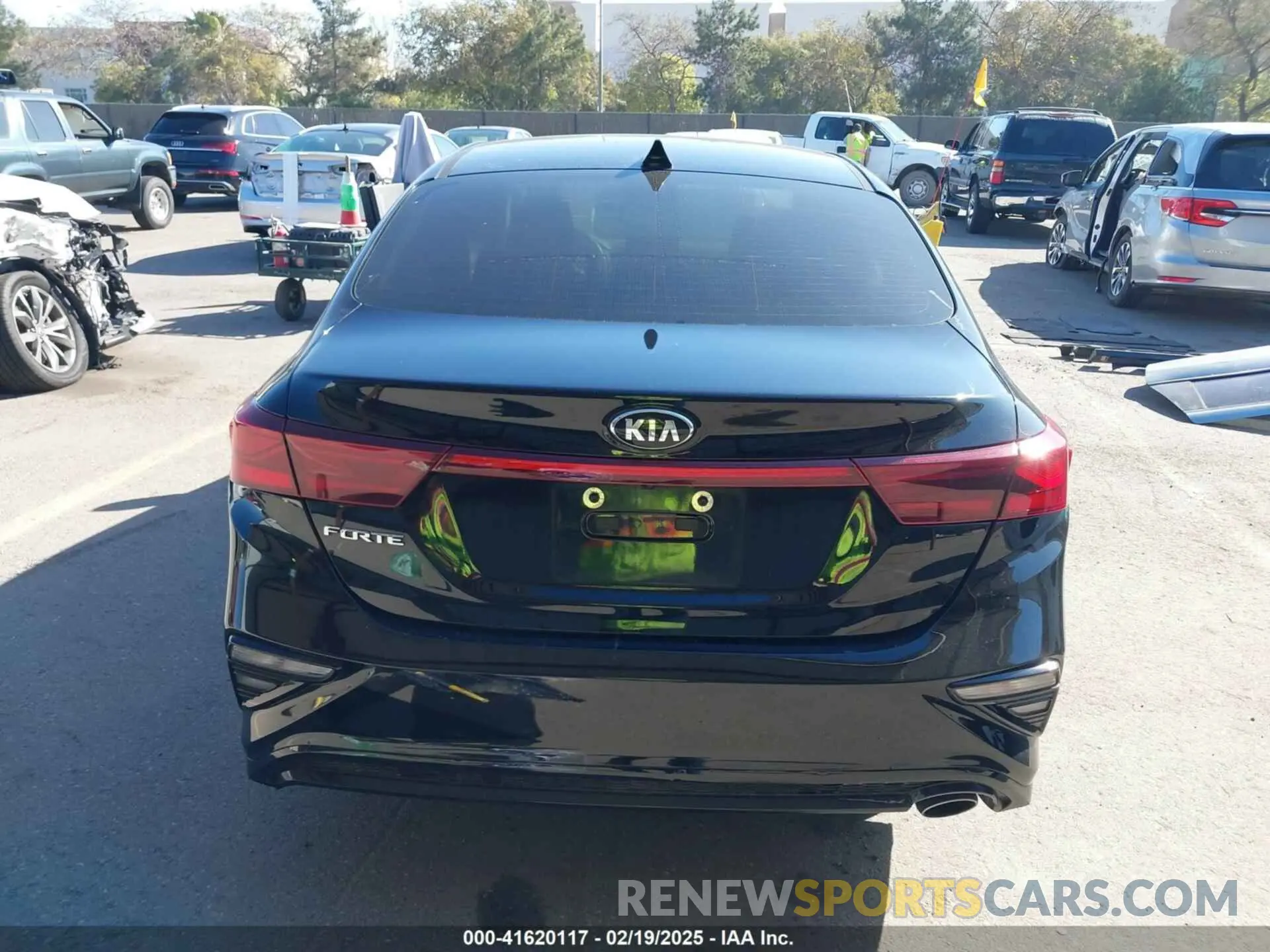 15 Фотография поврежденного автомобиля 3KPF24AD7LE228683 KIA FORTE 2020