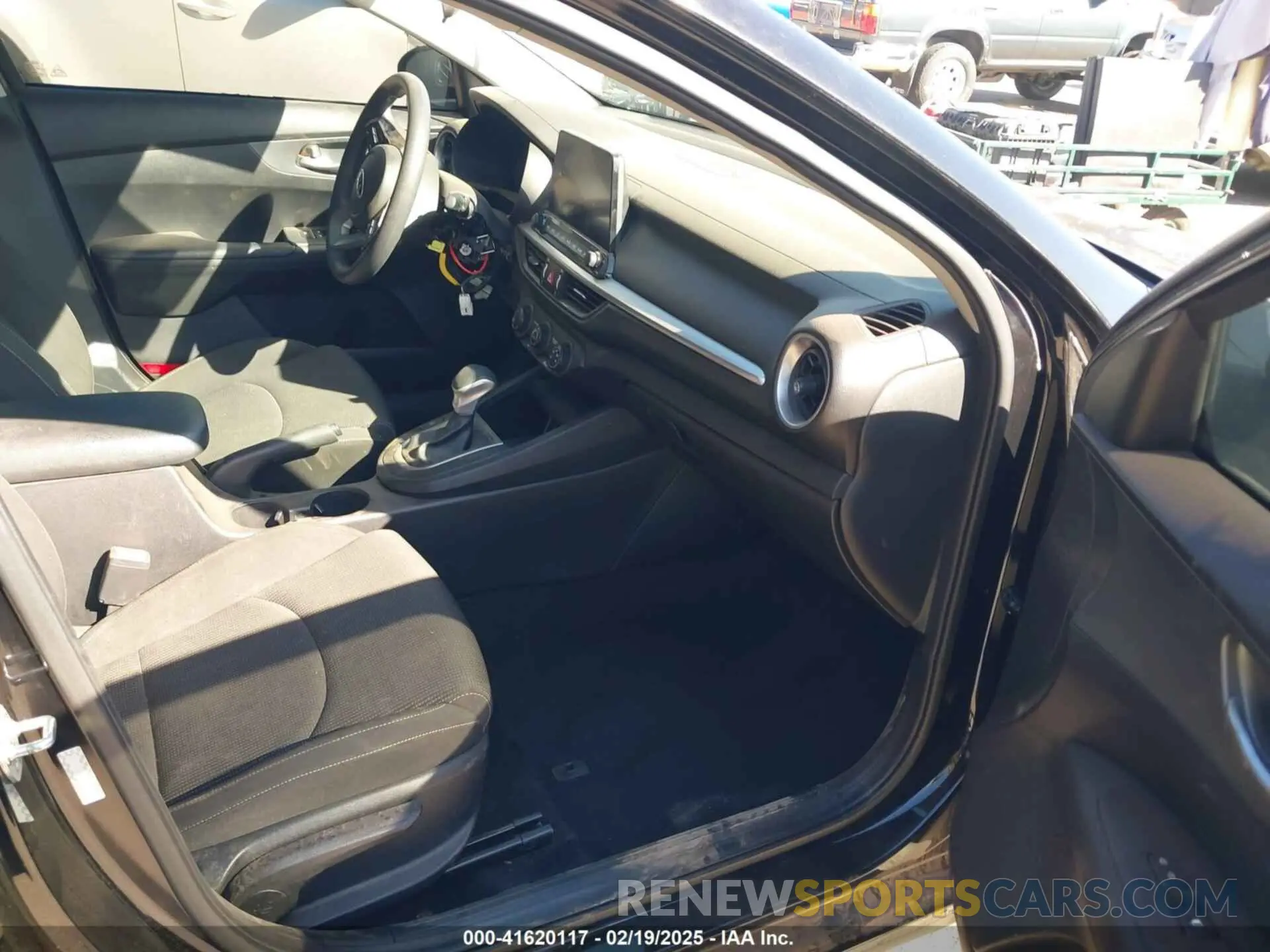 5 Фотография поврежденного автомобиля 3KPF24AD7LE228683 KIA FORTE 2020