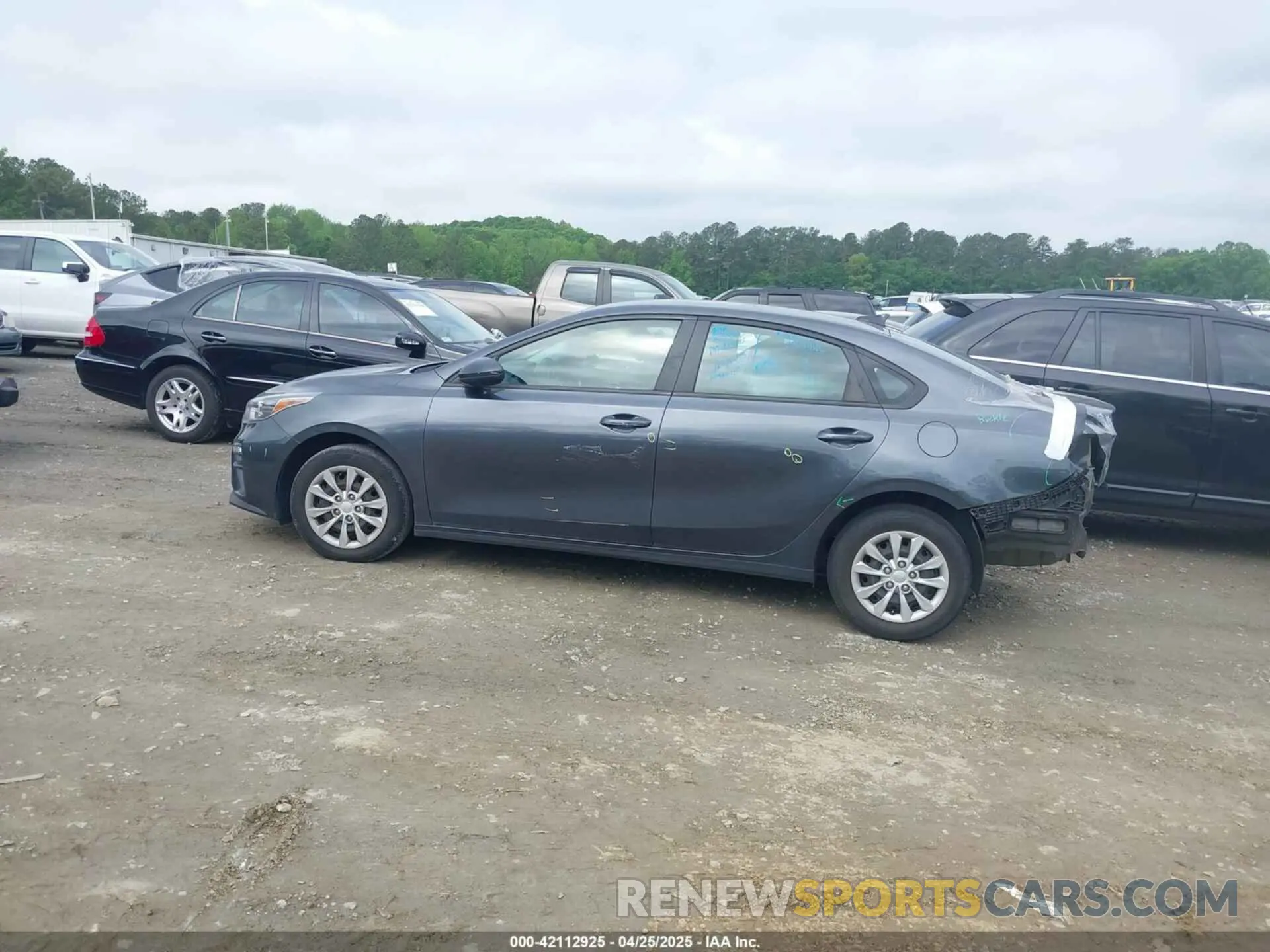 13 Фотография поврежденного автомобиля 3KPF24AD7LE236038 KIA FORTE 2020