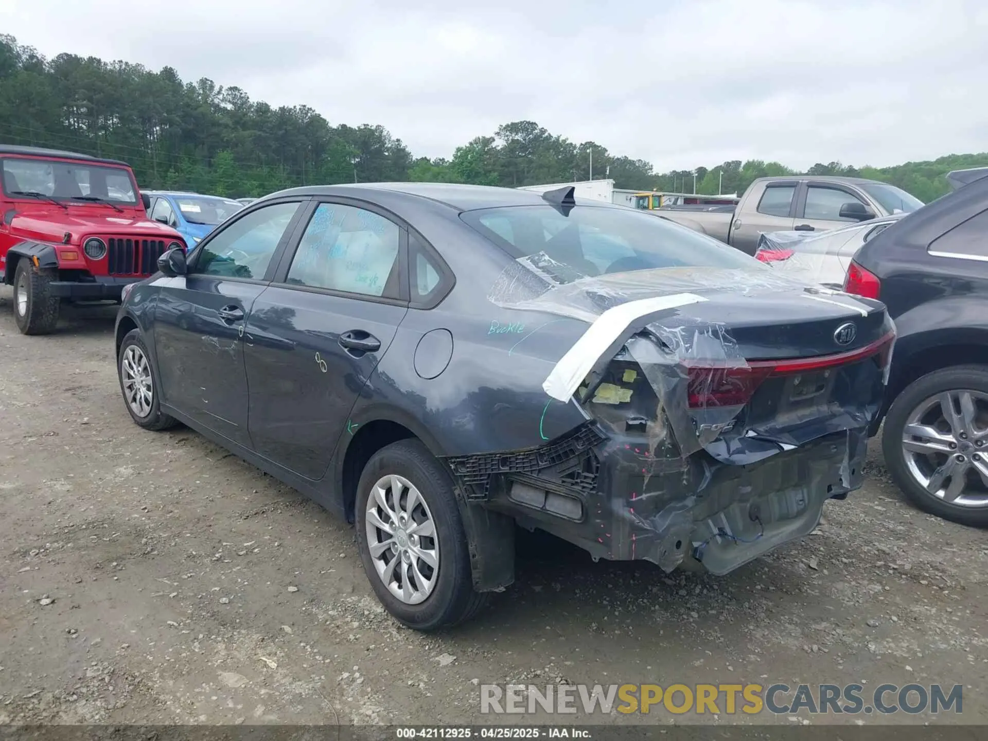 3 Фотография поврежденного автомобиля 3KPF24AD7LE236038 KIA FORTE 2020