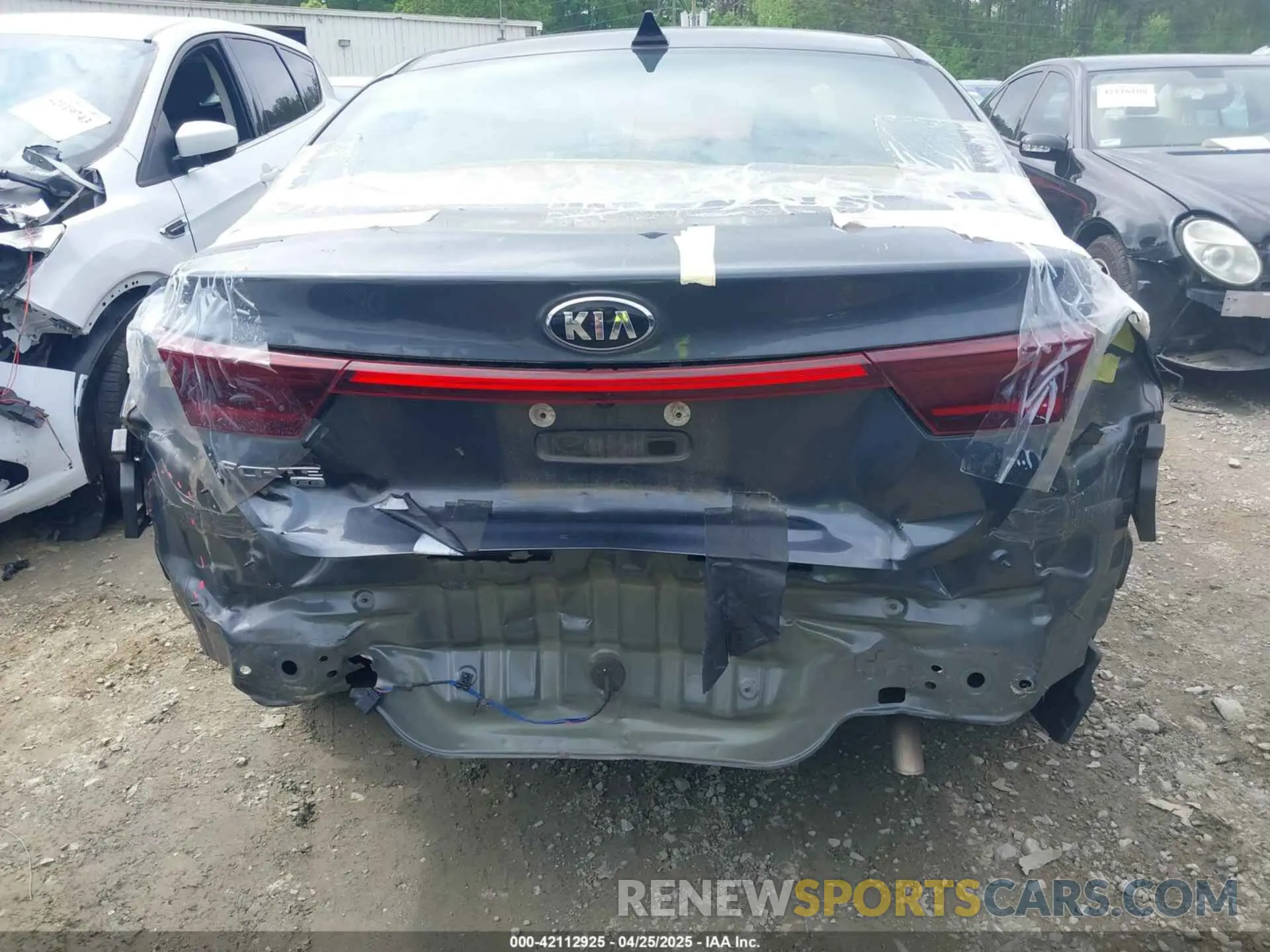 6 Фотография поврежденного автомобиля 3KPF24AD7LE236038 KIA FORTE 2020