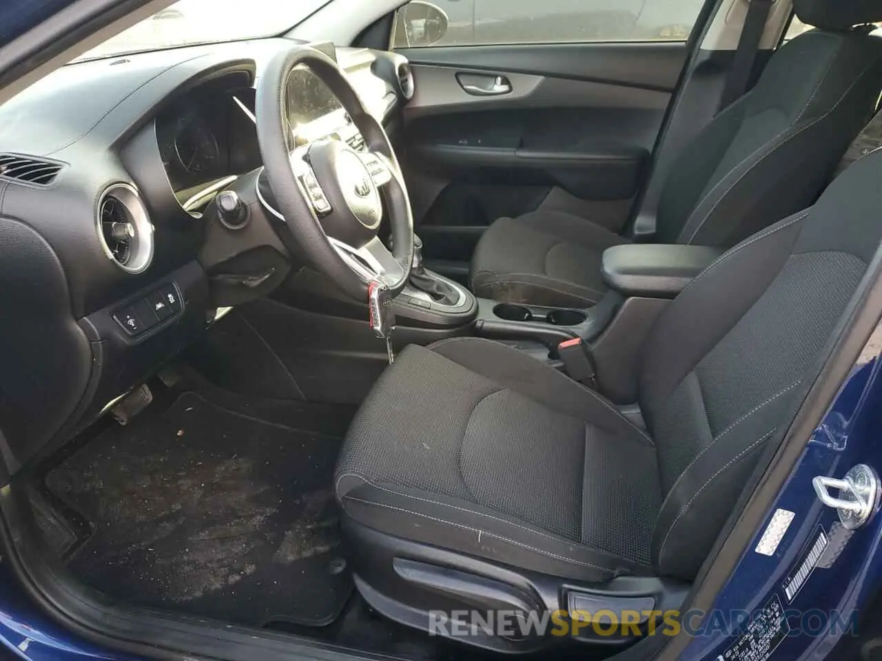 7 Photograph of a damaged car 3KPF24AD7LE245497 KIA FORTE 2020