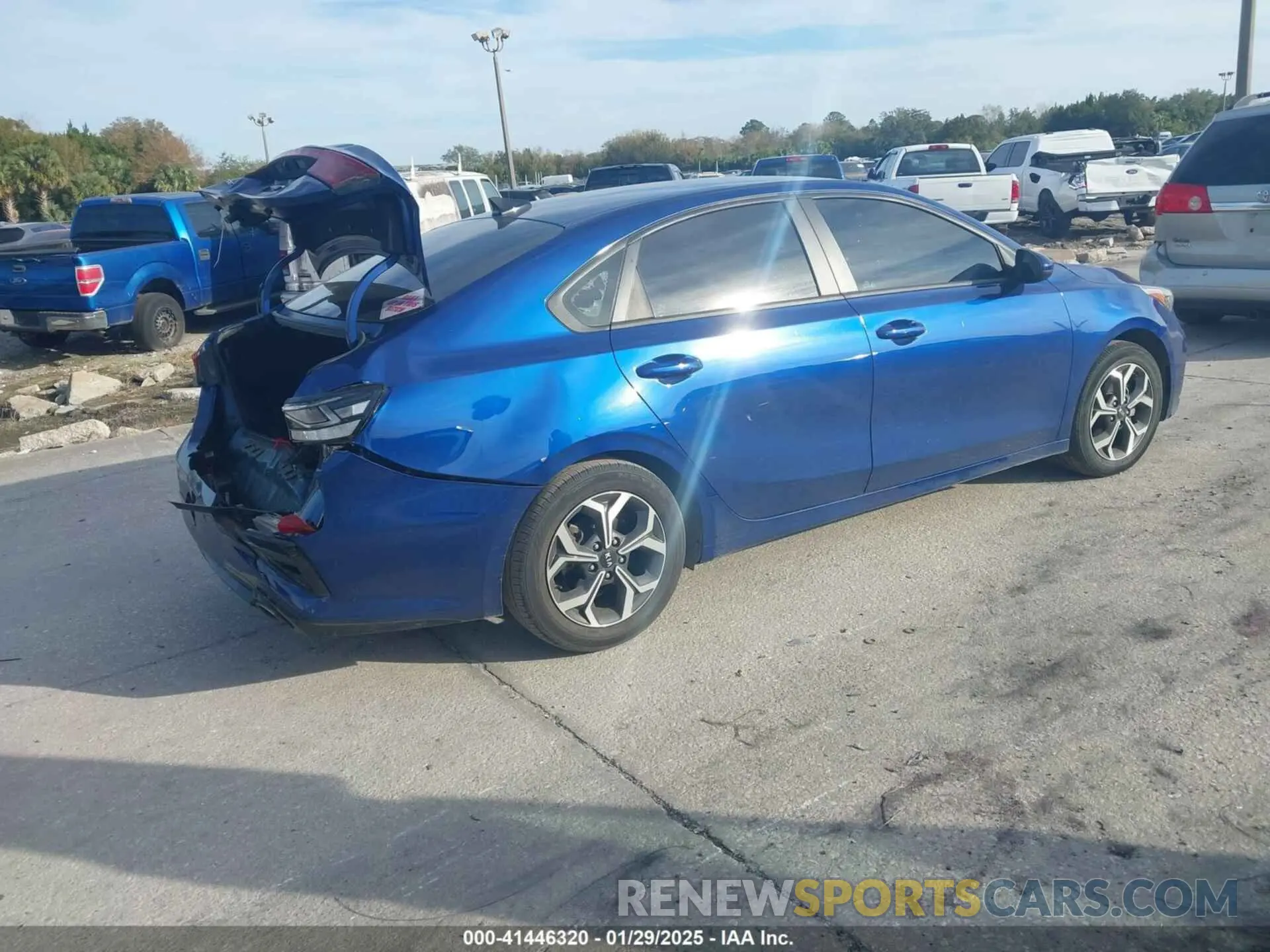 4 Фотография поврежденного автомобиля 3KPF24AD8LE159406 KIA FORTE 2020